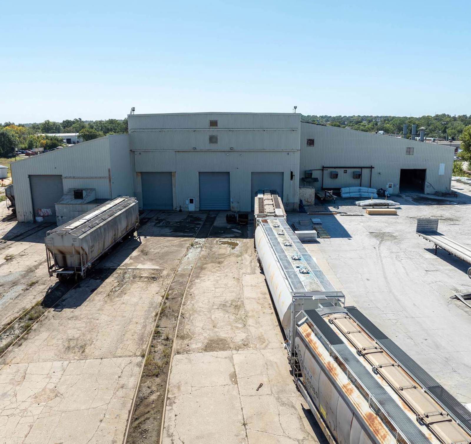 Heavy Mfg / Rail - Industrial Buildings 13810 L Street - Image 11