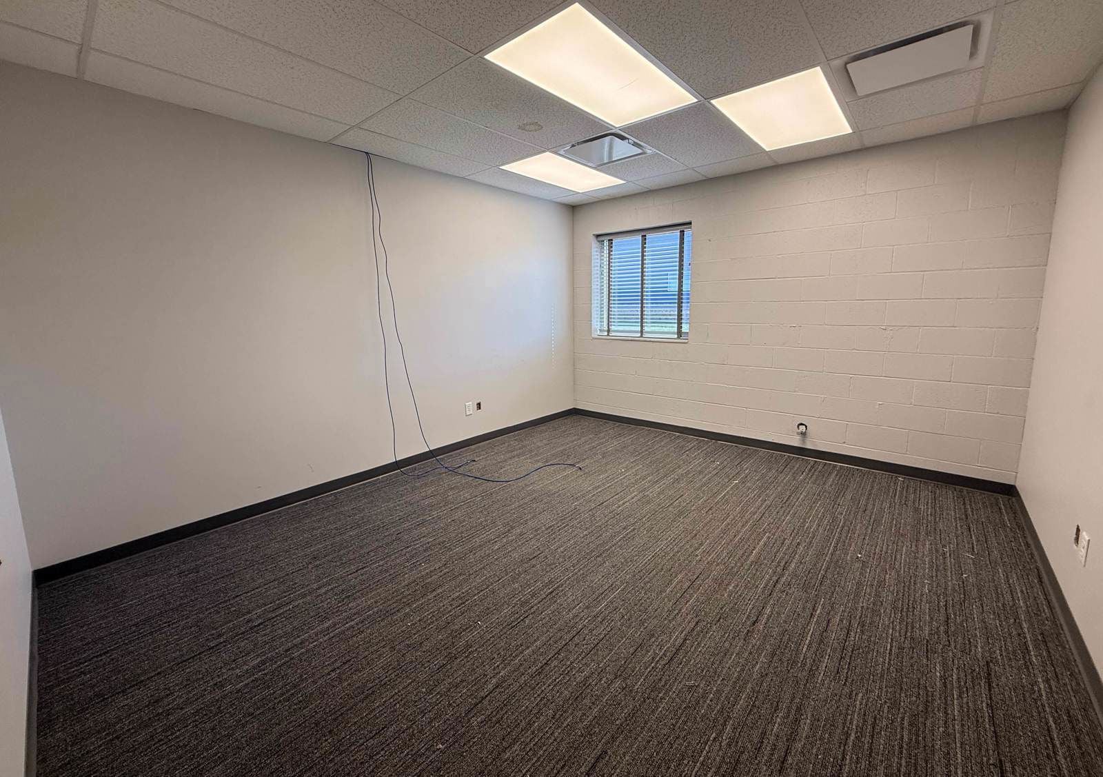 Gretna Business Park | Industrial/Flex | For Sublease 20266 Patton Street - Image 4