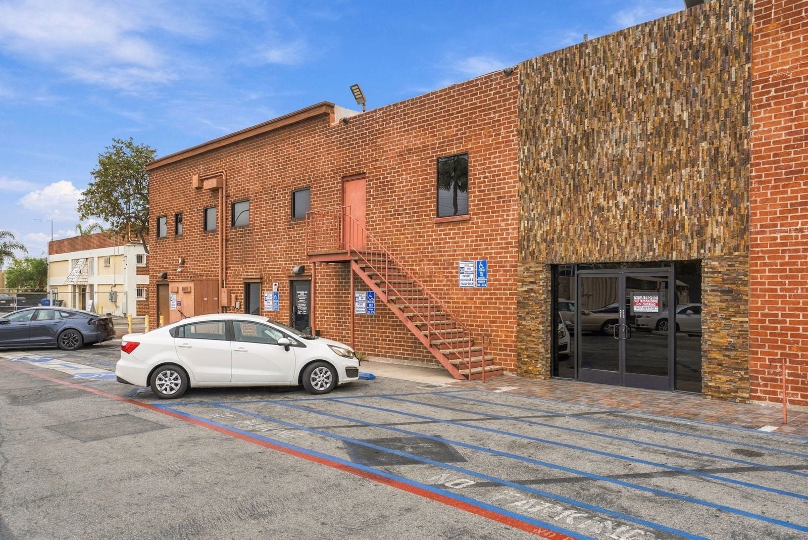 4-web-or-mls-8200-firestone-blvd