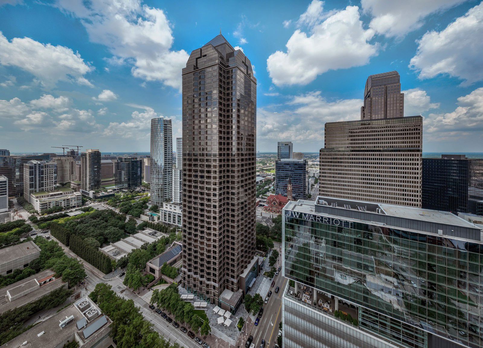 2001 Ross Ave - Trammell Crow Center