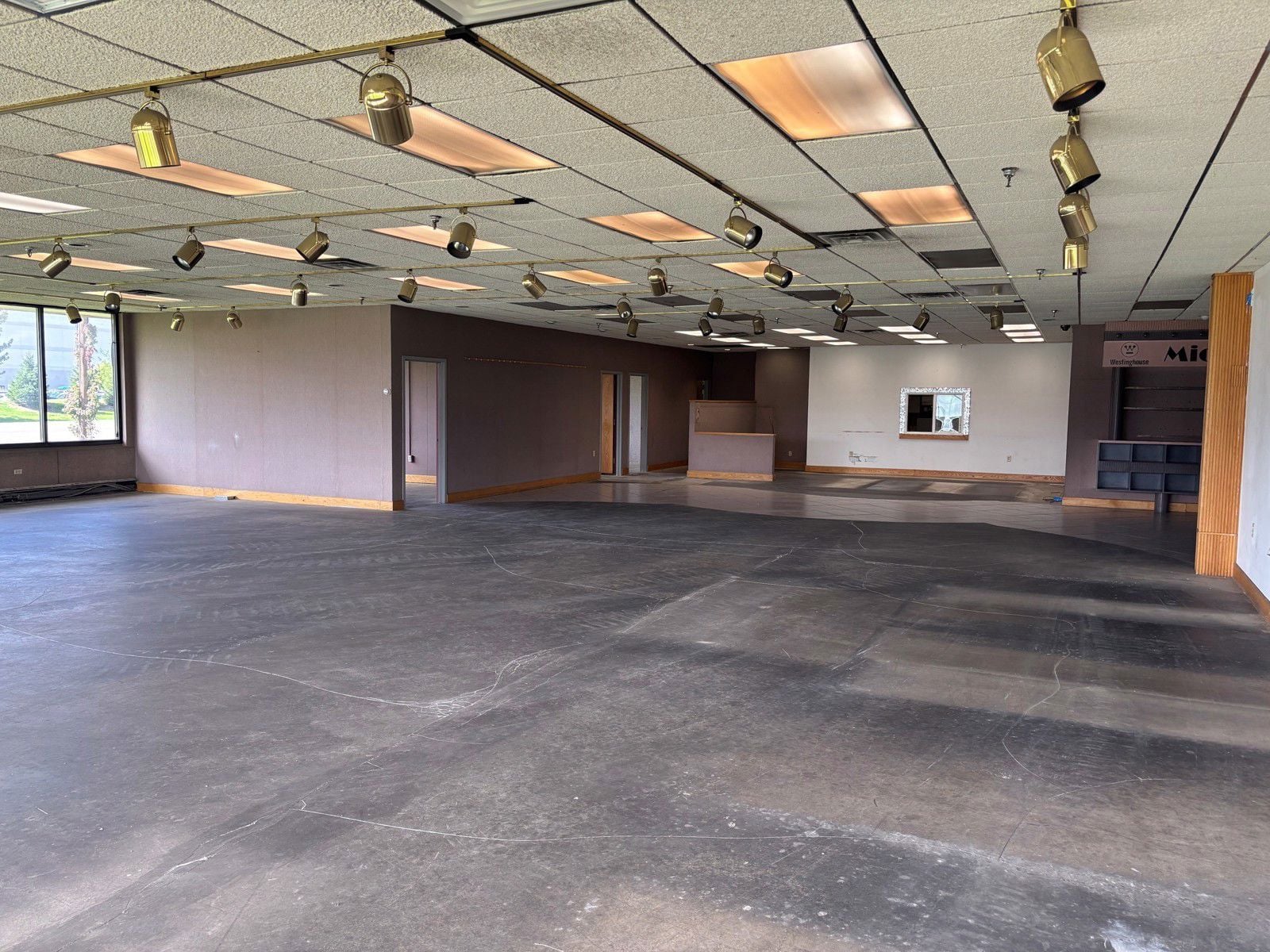 Showroom 2
