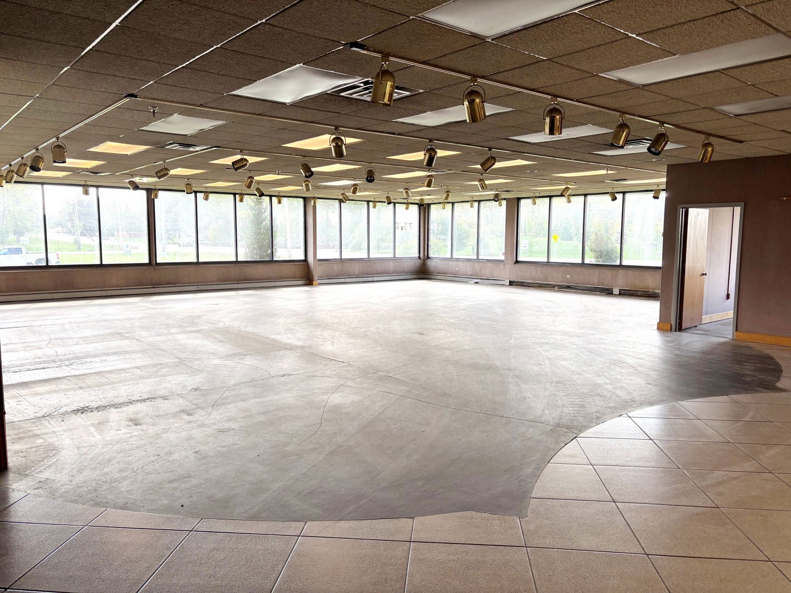 Showroom 1