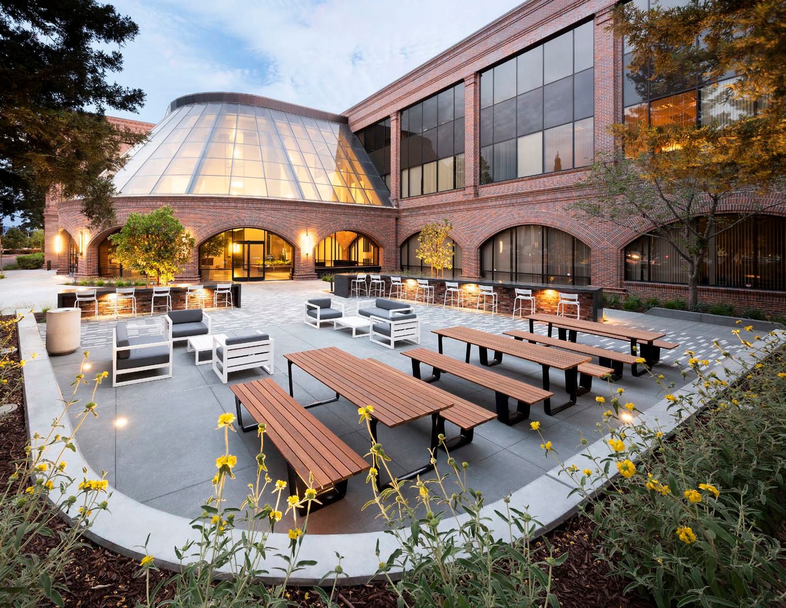 2880 Lakeside Drive - Image 3