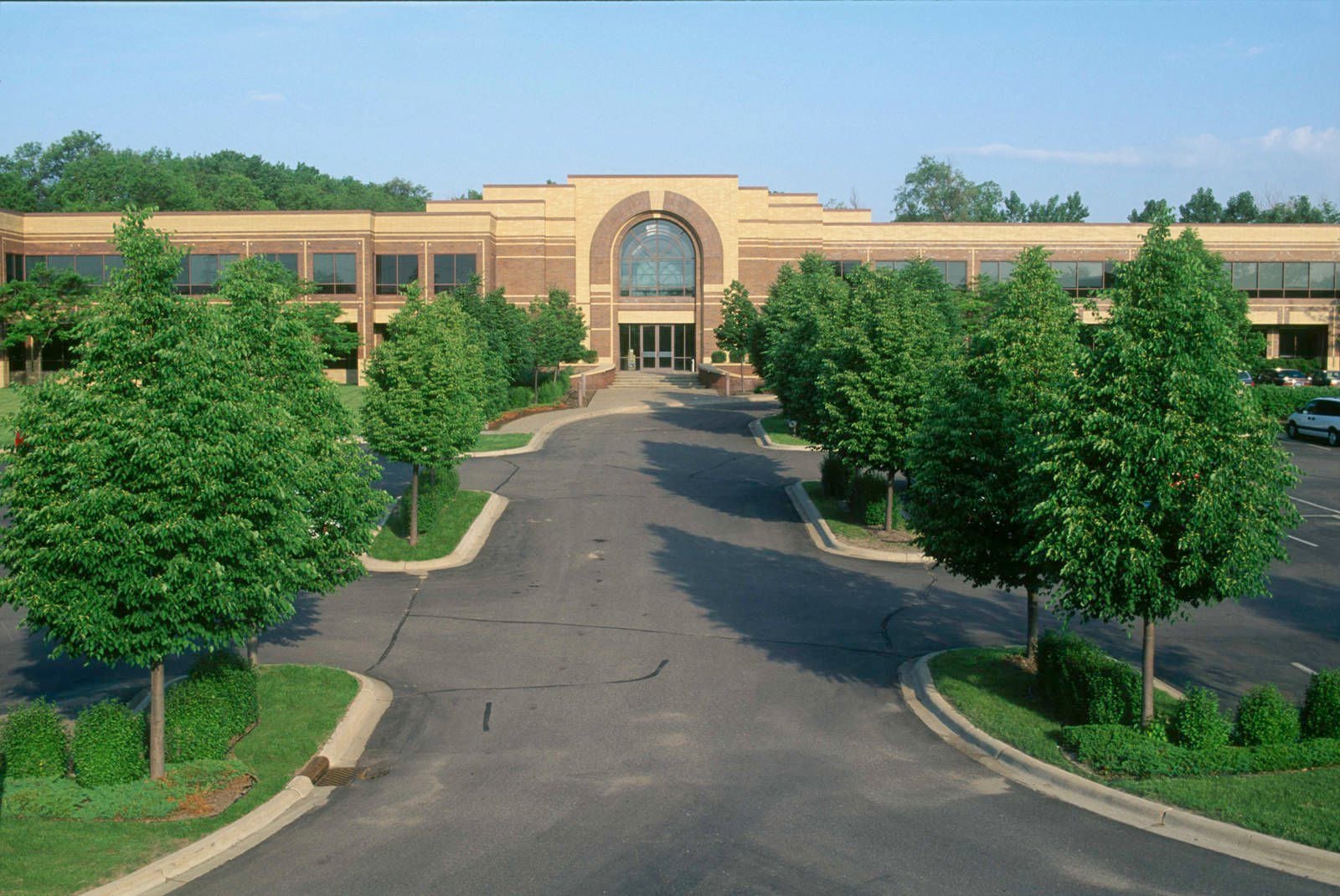 One Carlson Pkwy - FRONT ENTRY - Pic 02 -PHOTO - 0003 tif_CleanUp_JPEG