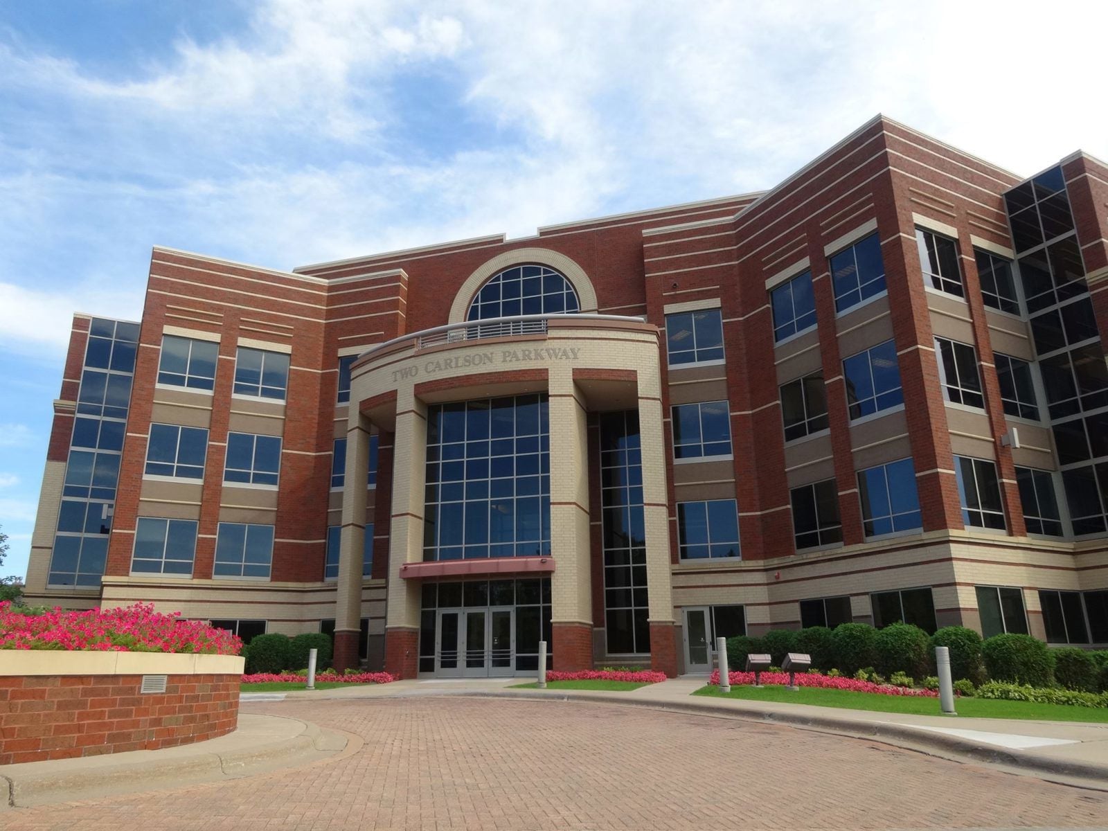 Two_Carlson_Pkwy_PIC_TWO_2_Carlson_Pkwy_2CP_MNCAR_6015819