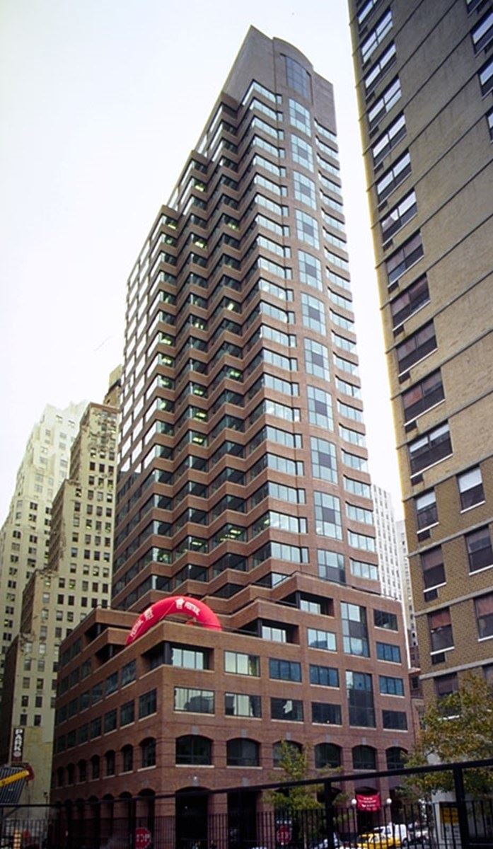 NY_New_York_40_Fulton_Street_3427[1]