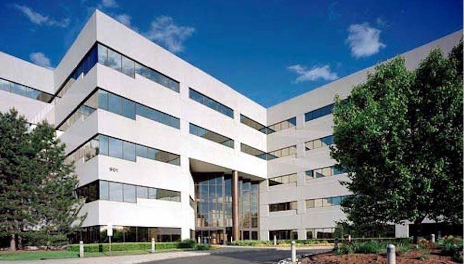 Troy - 901 Wilshire - photo