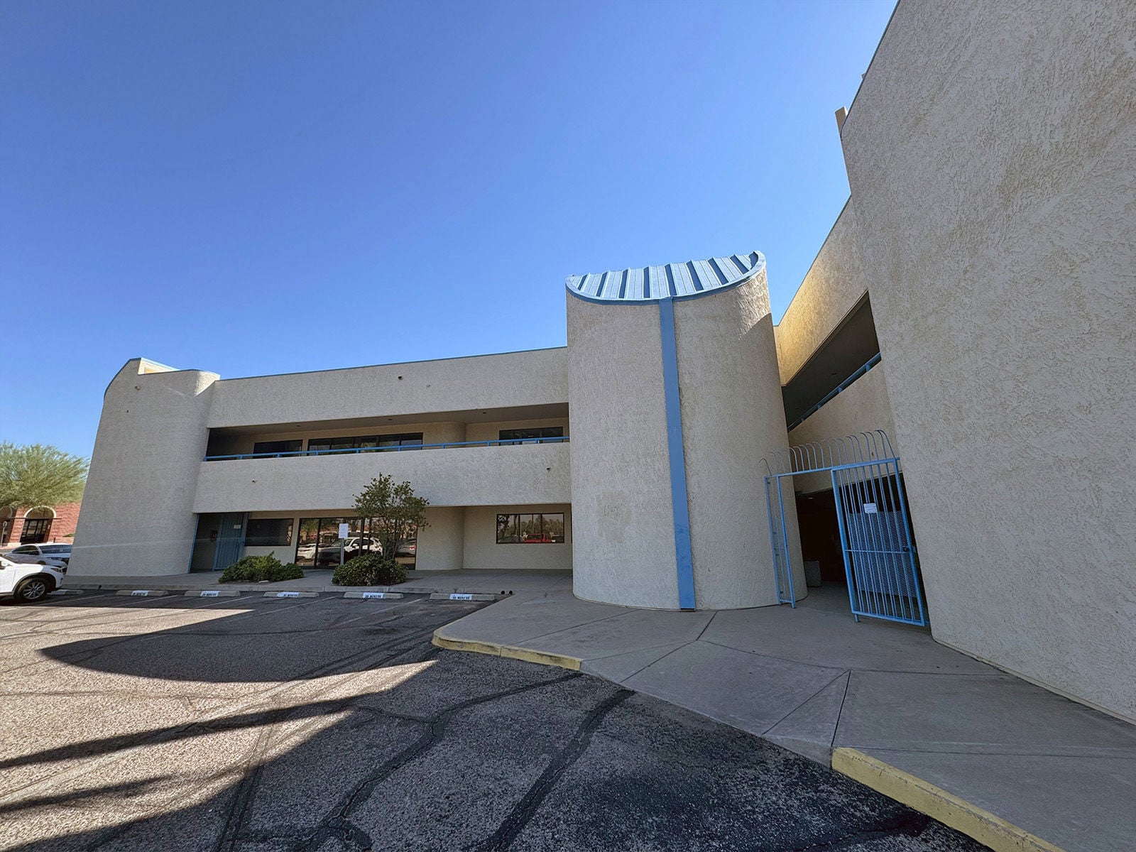 7070 N Oracle Rd - Cover2