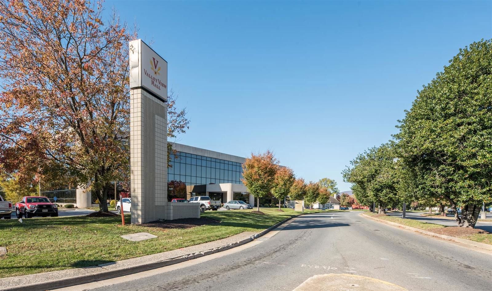 Valley View Professional Center 4910 Valley View Boulevard Northwest - Image 2