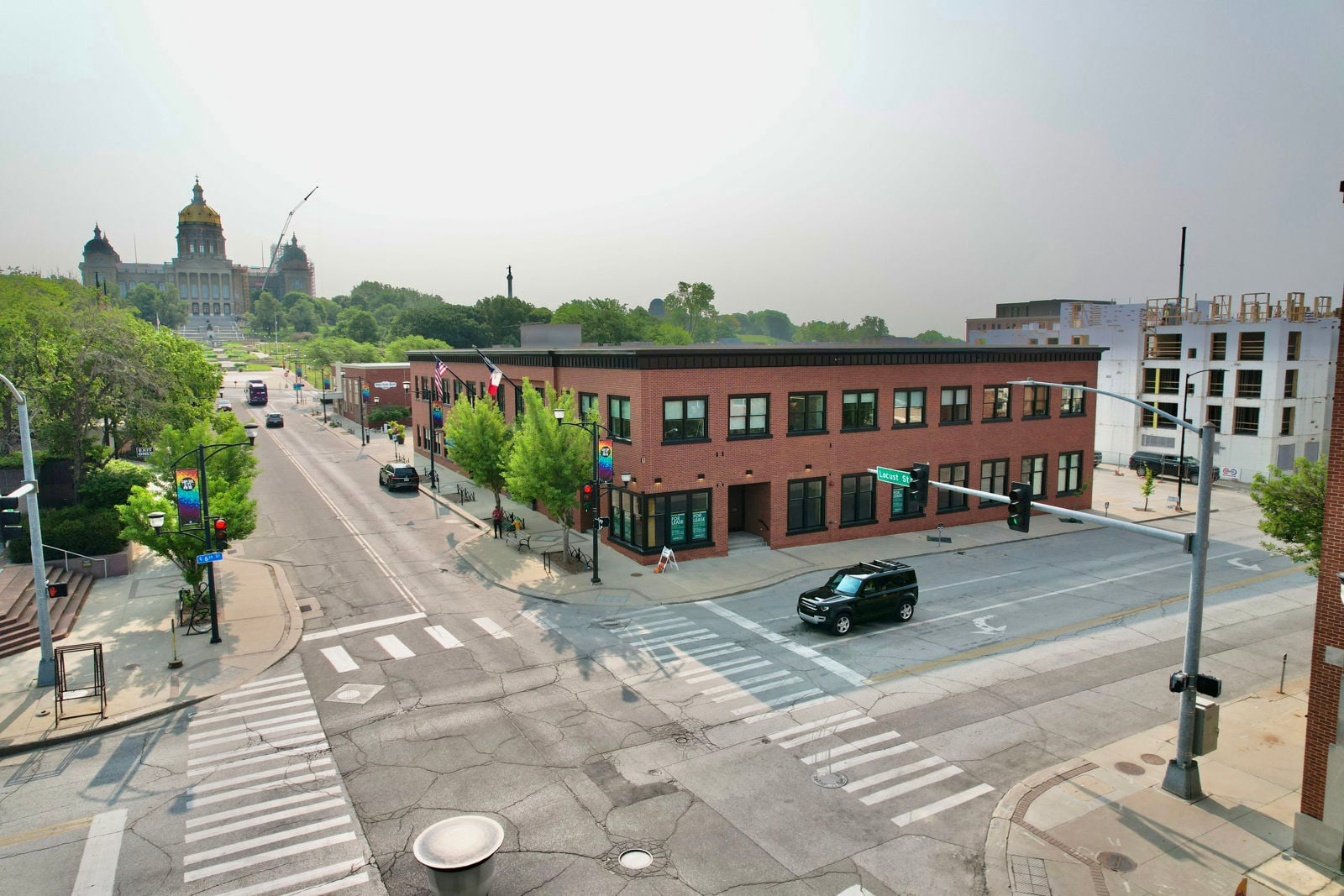 601 E Locust