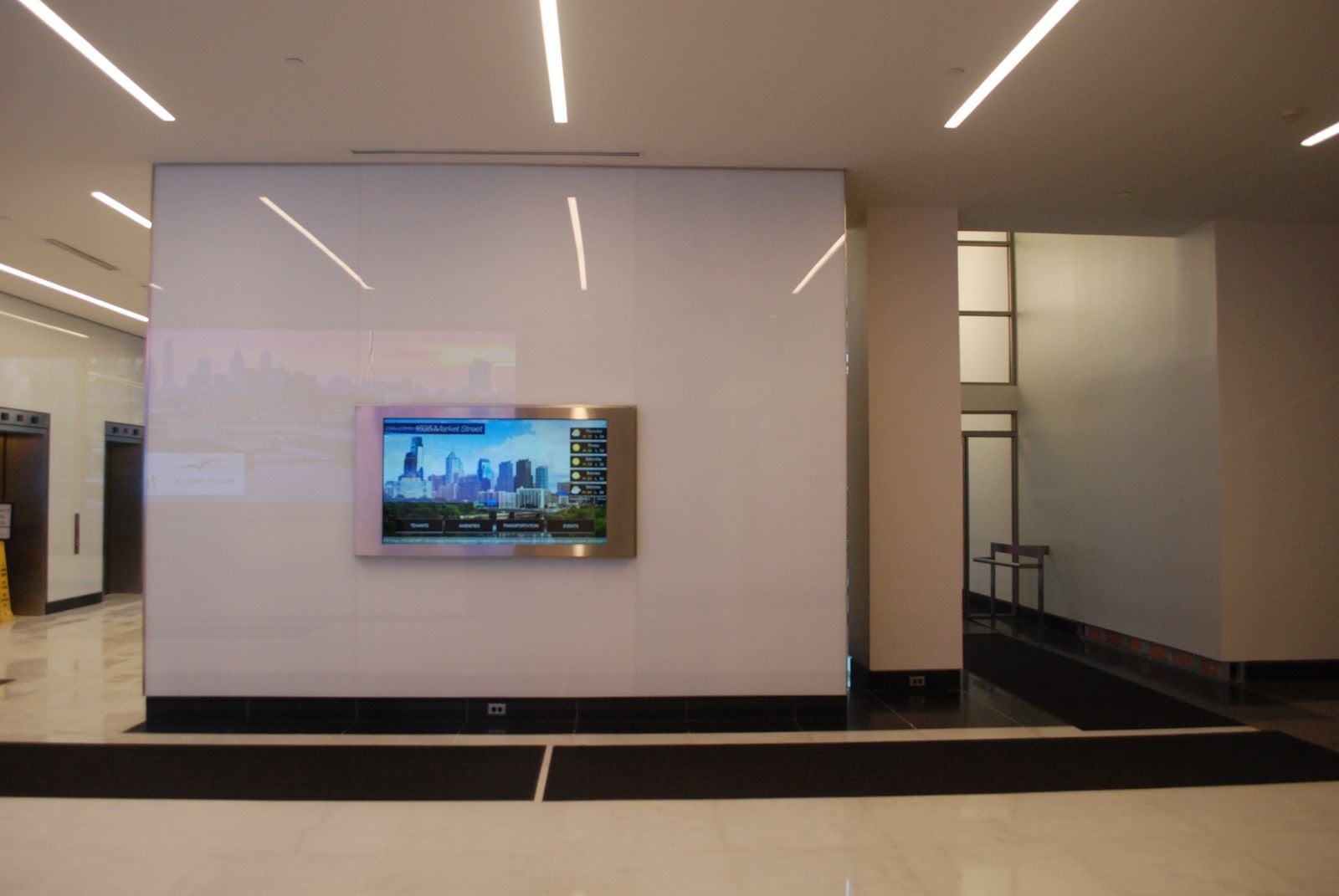 1635 Market Lobby (8).JPG