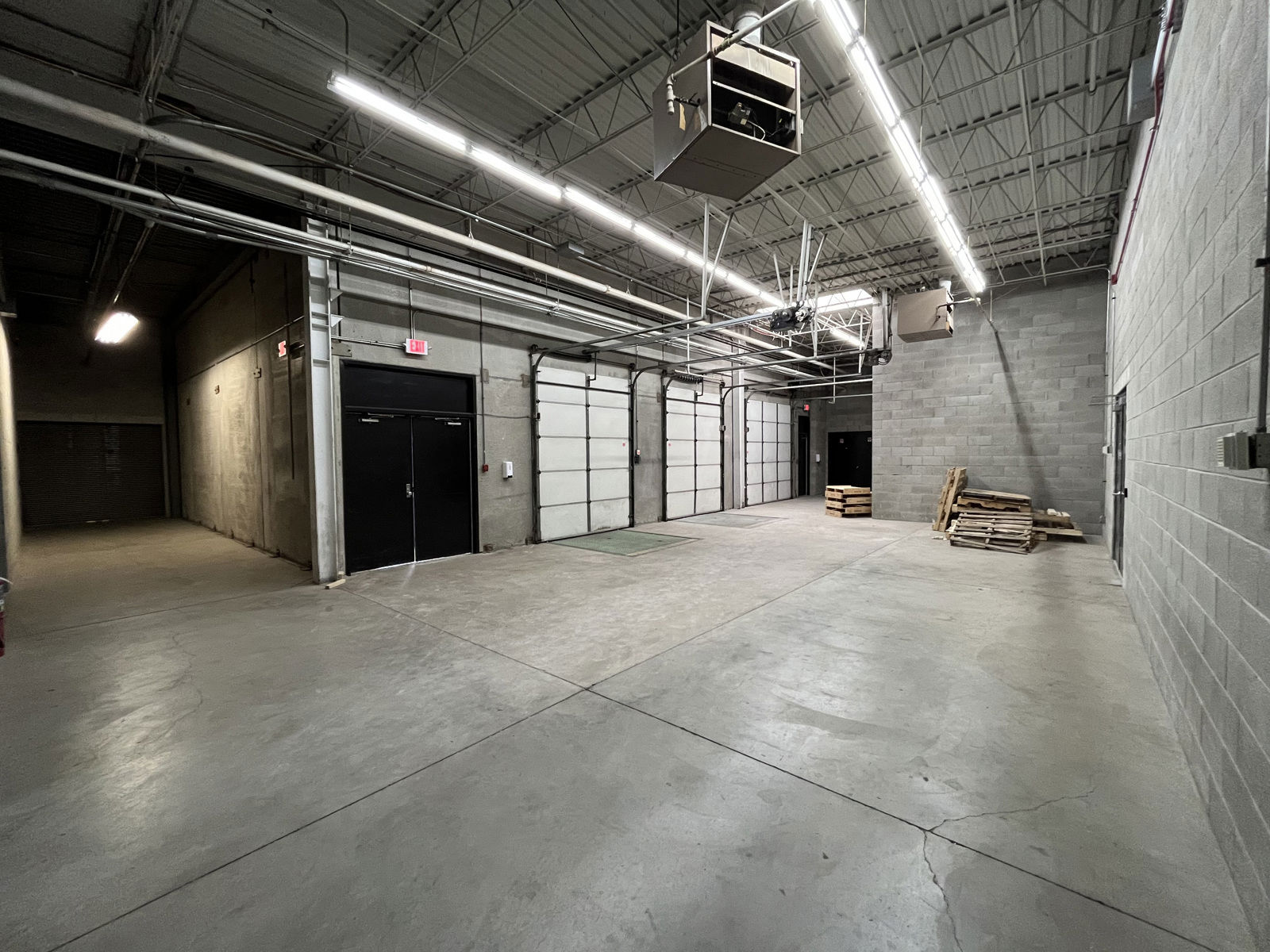 IMG_ Common Loading _ 2150 Western Court