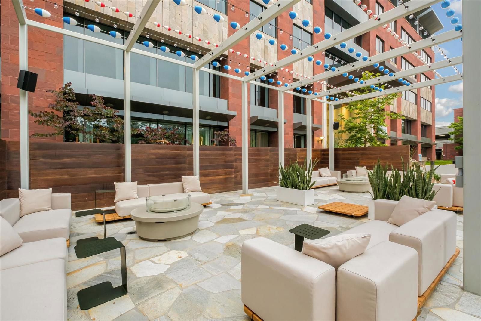 Outdoor Lounge & Fire Pits