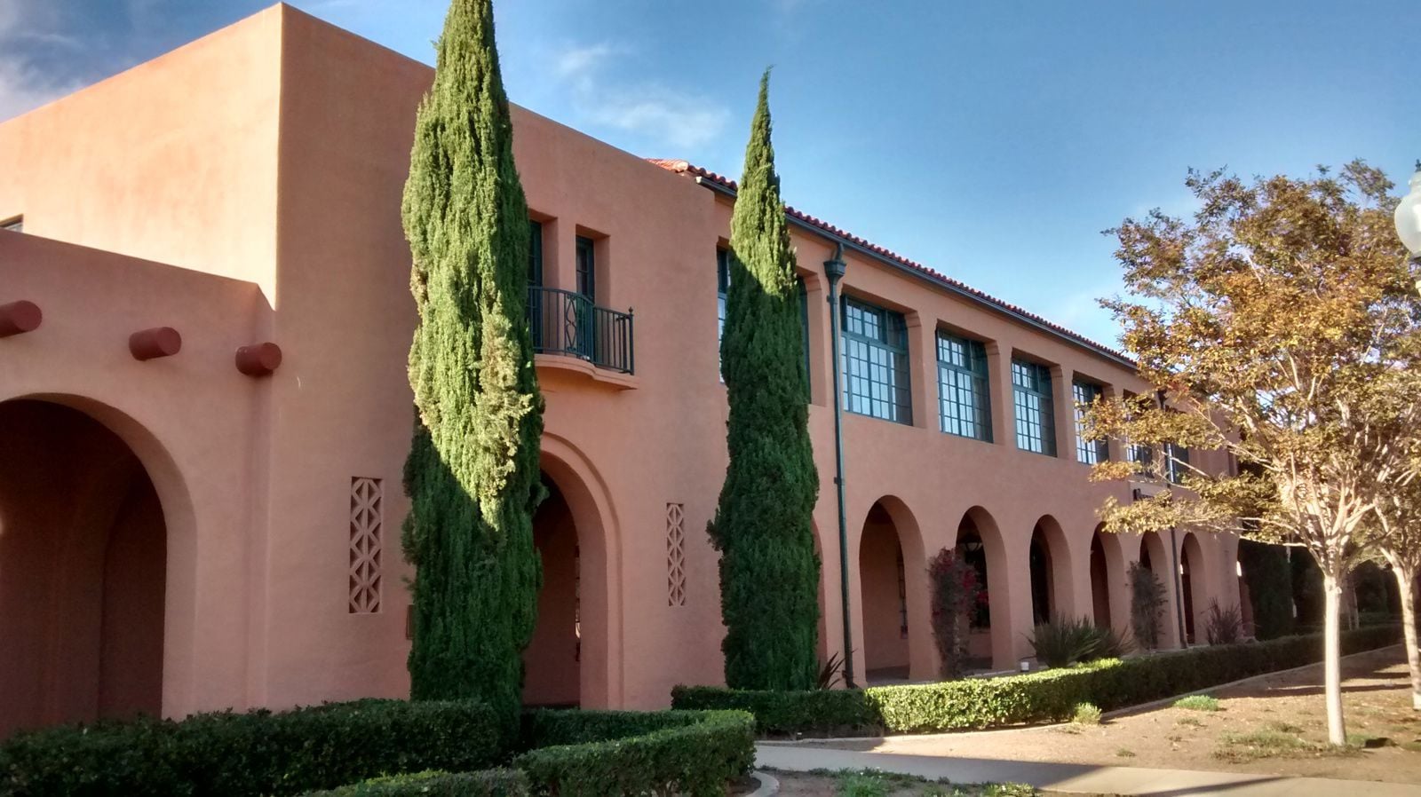 2495 Truxtun Image 3