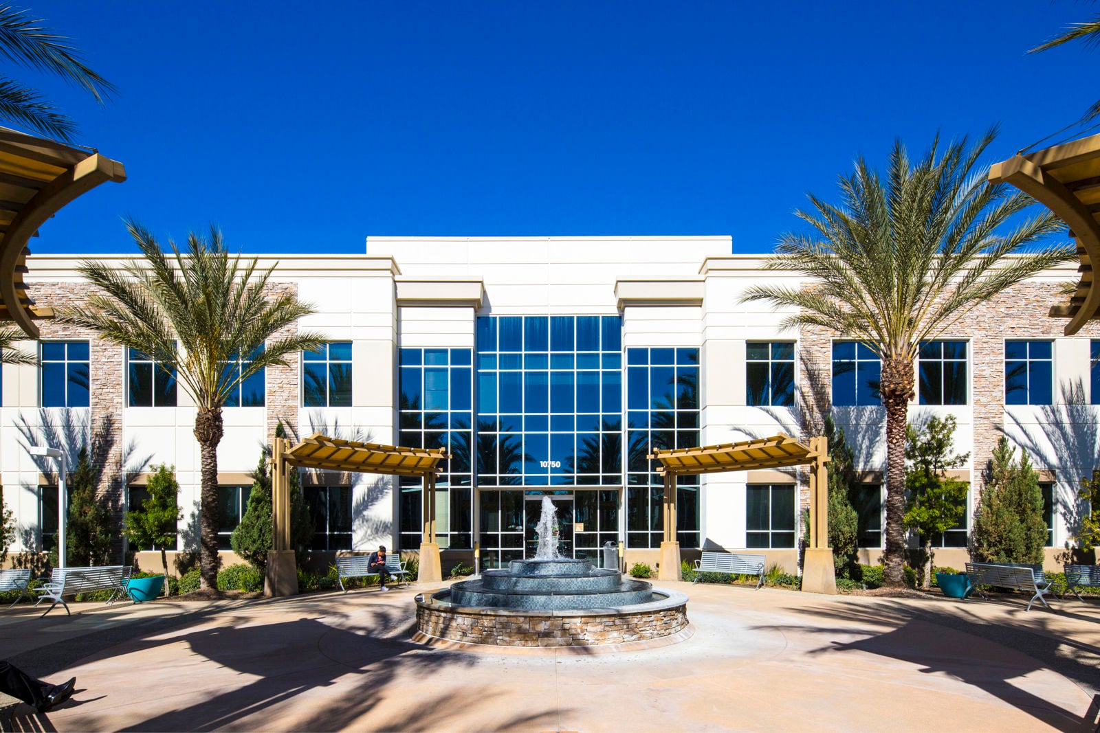 Empire Corporate Plaza