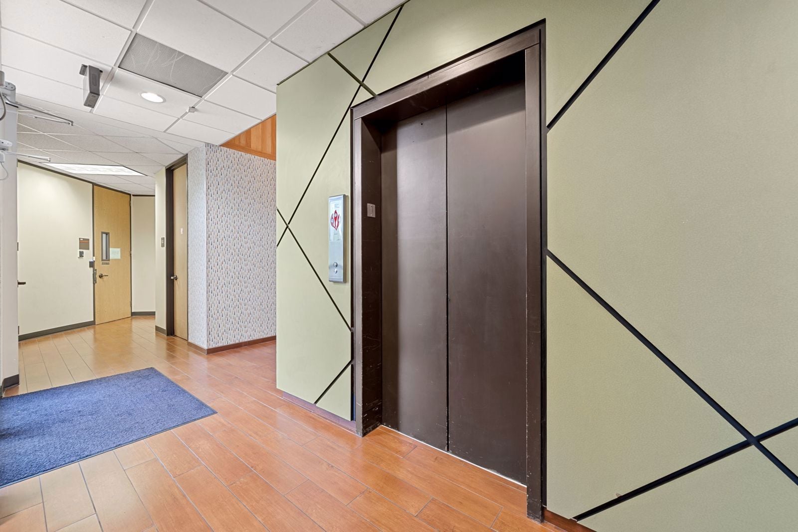 19-SQFT-0104