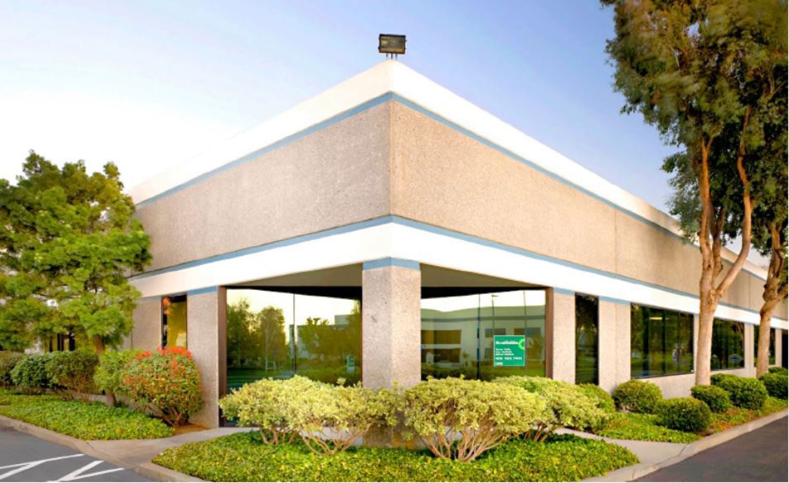 402-470 Hillview Drive.JPG