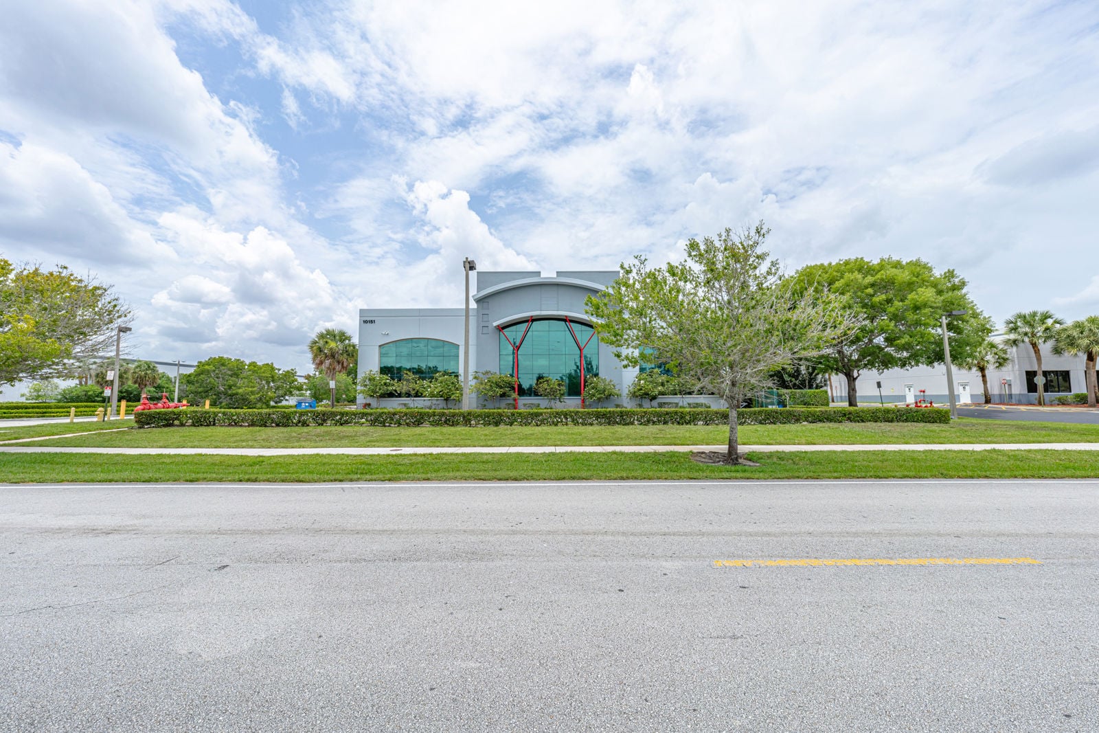 Exterior_10151NW67St_Tamarac_3