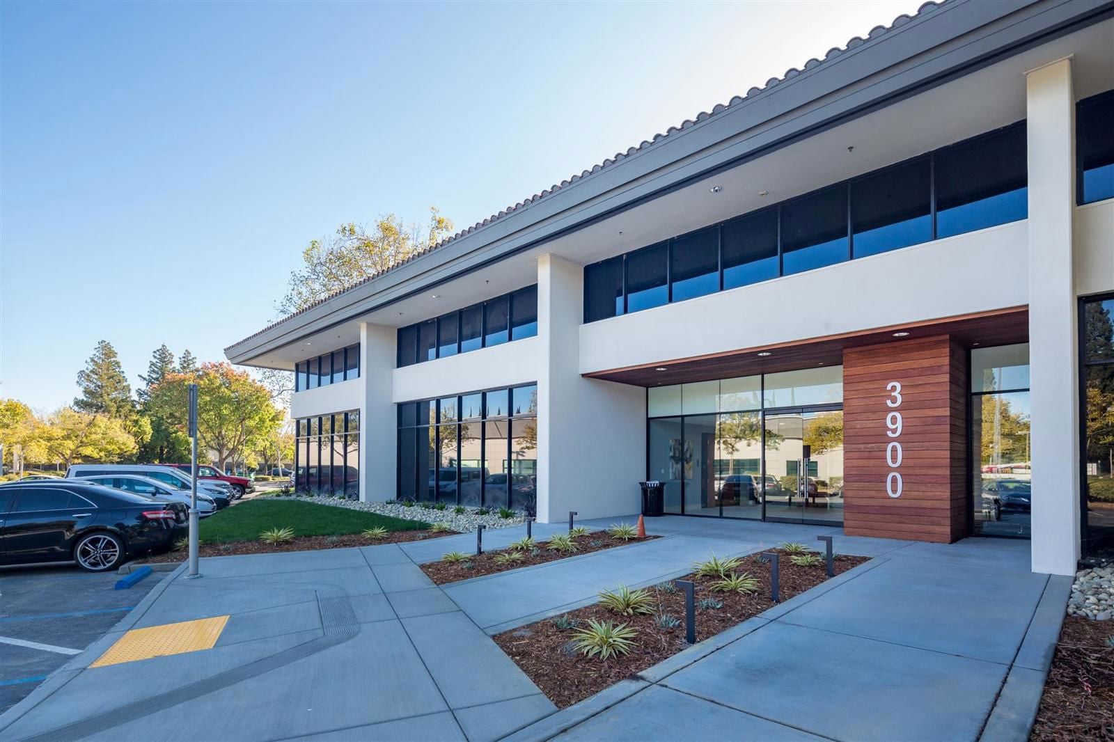 Exterior_SK1A1404-HDR