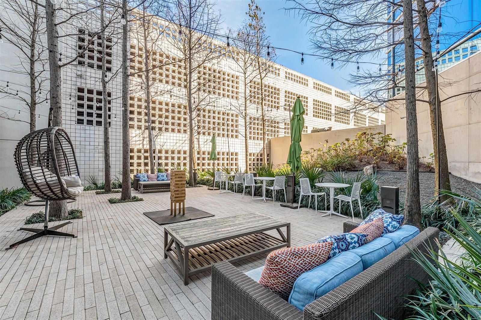 16000 N Dallas Pkwy 2-10