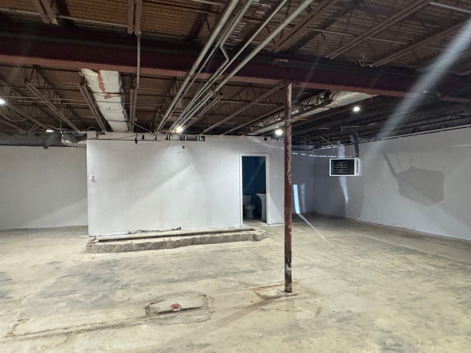 Grand Marketplace 752-764 West Market Street, Akron, OH, USA - Image 4