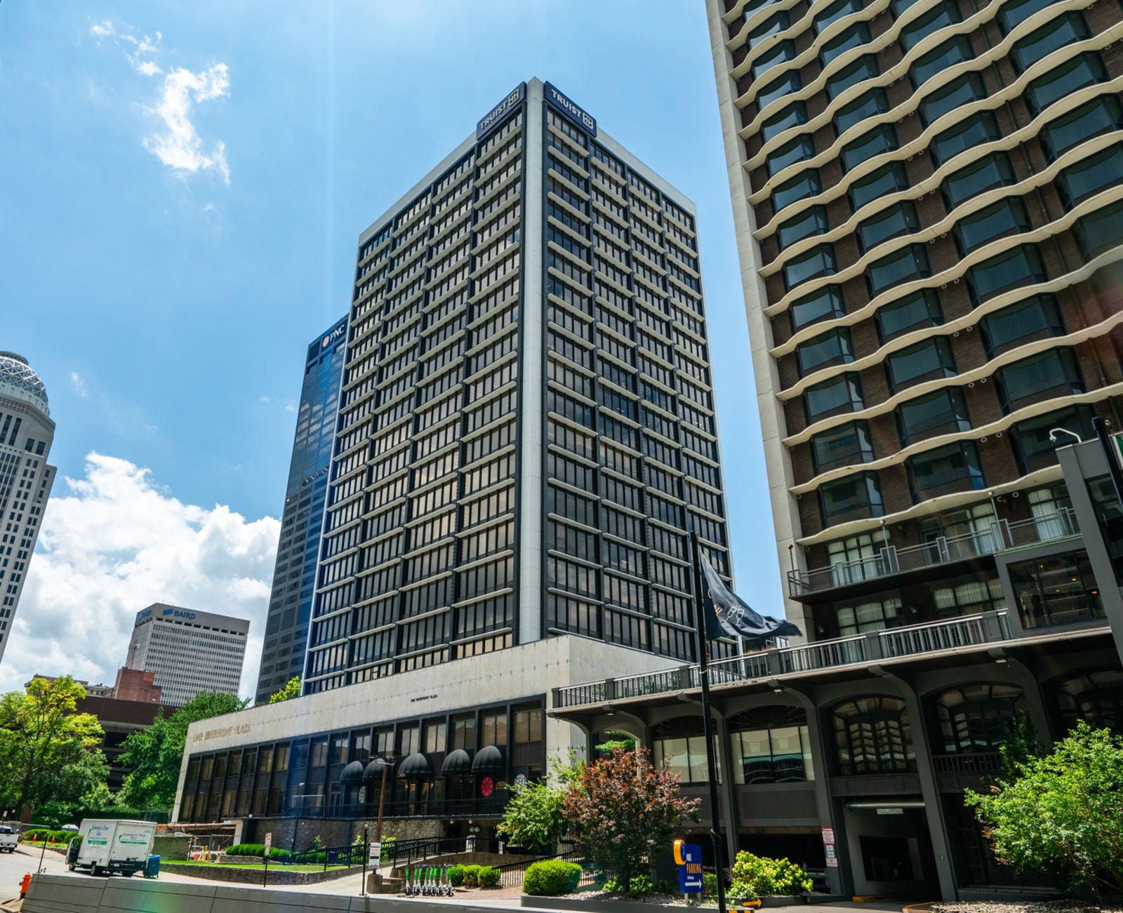 CBRE_Ground_401 W Main St-11