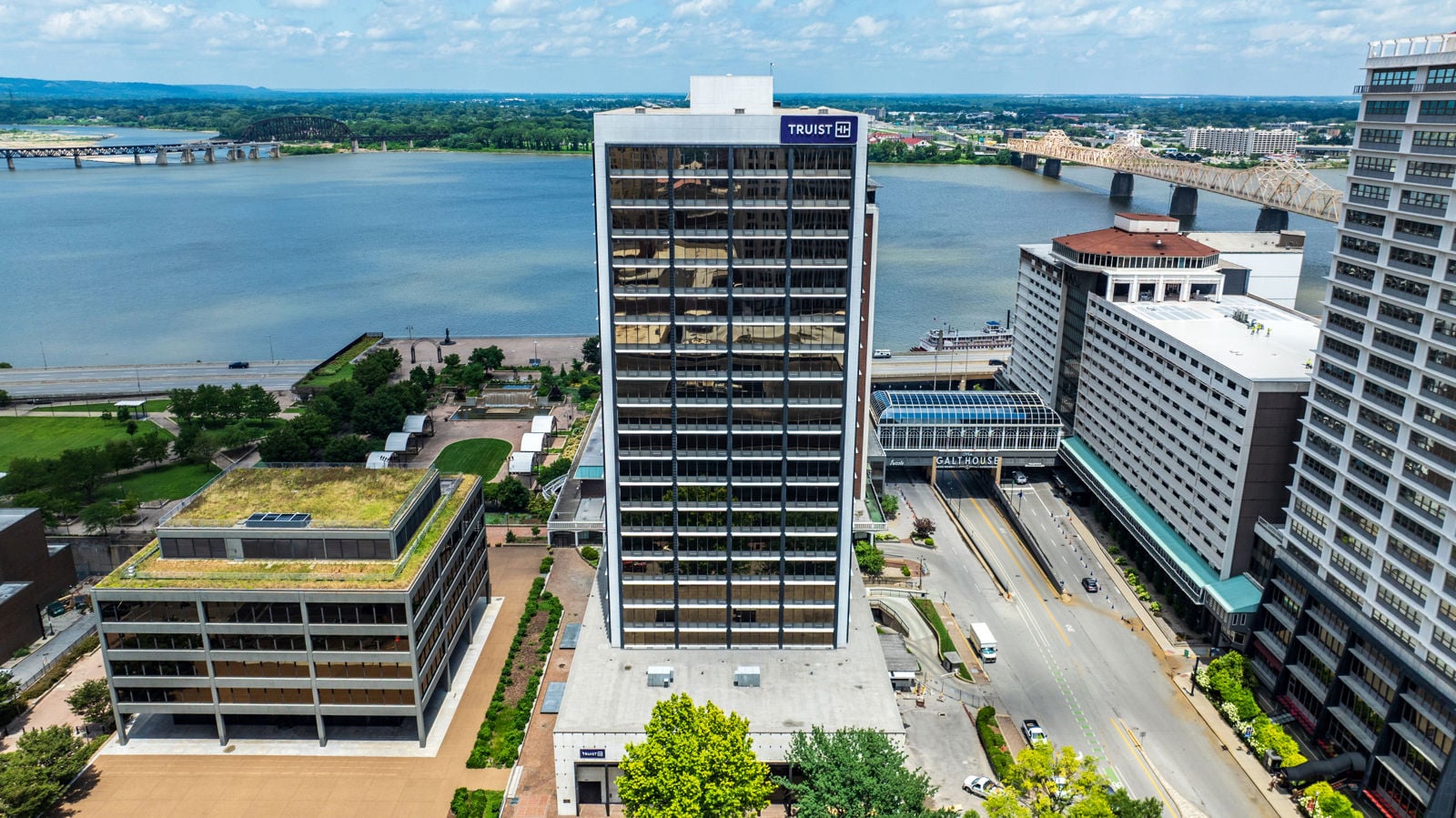 CBRE_401 W Main St-12 