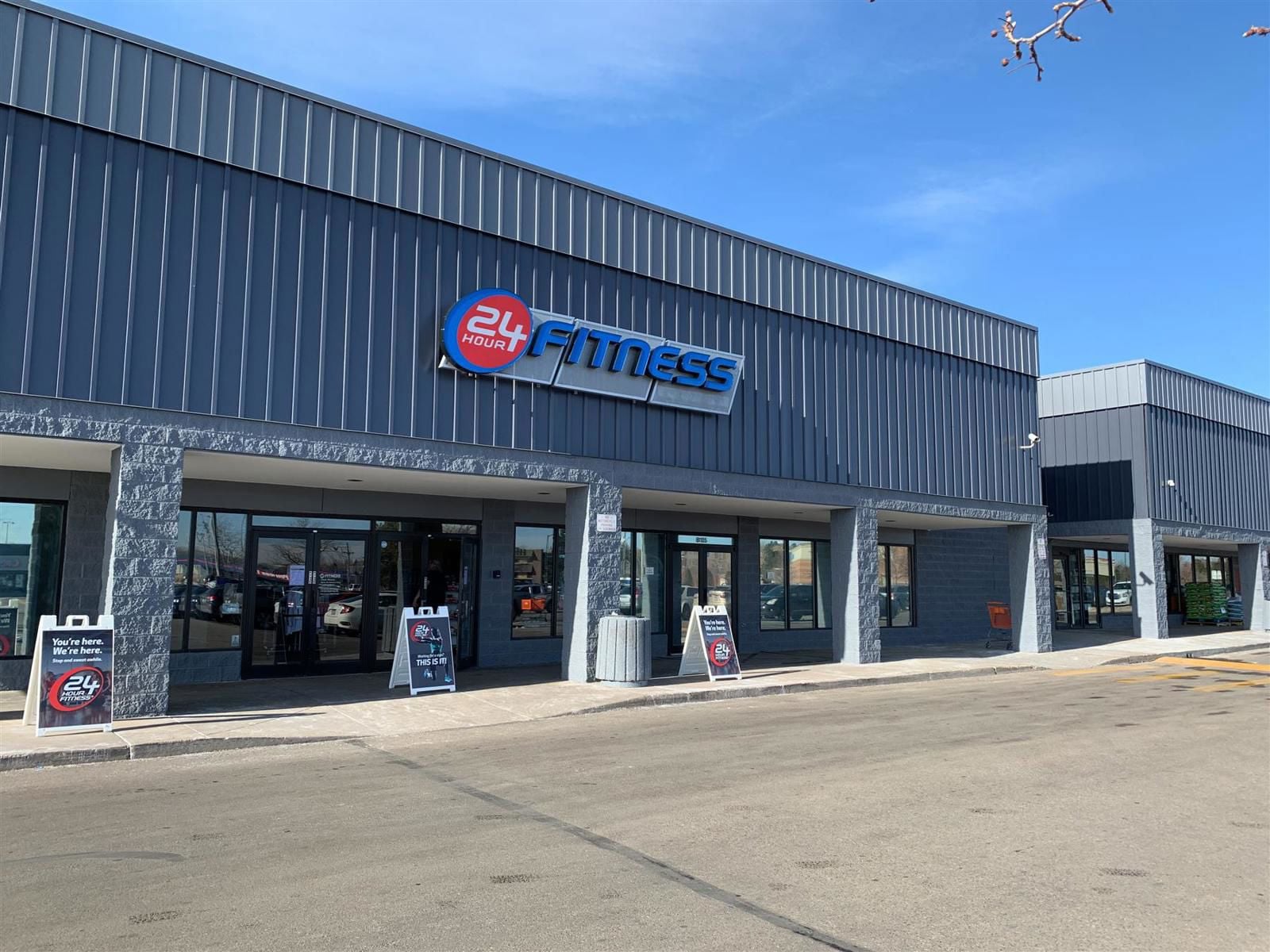 King Square Center 8025 Sheridan Boulevard - Image 2