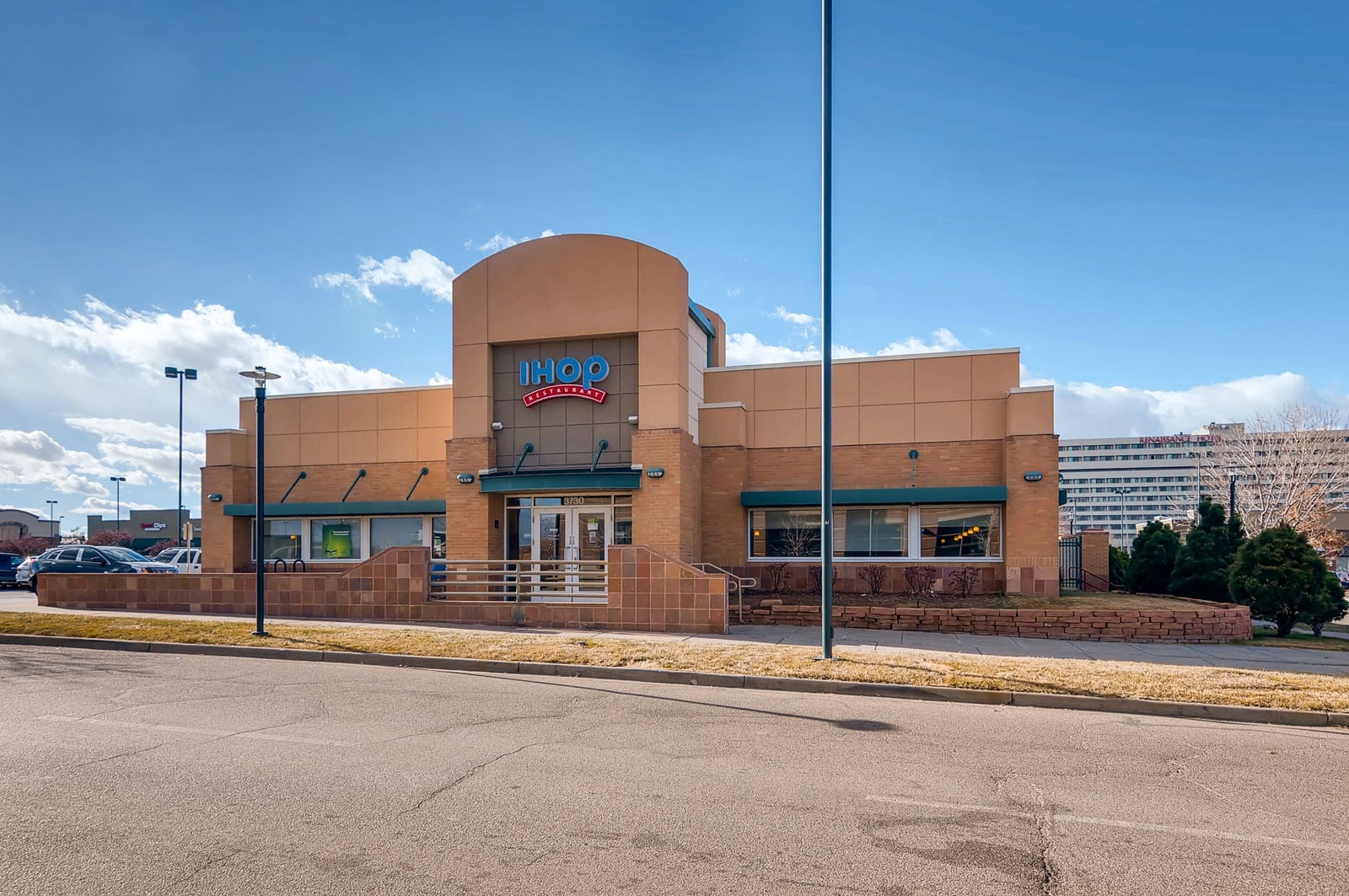 Quebec Square 7506 East 36th Avenue - Image 4