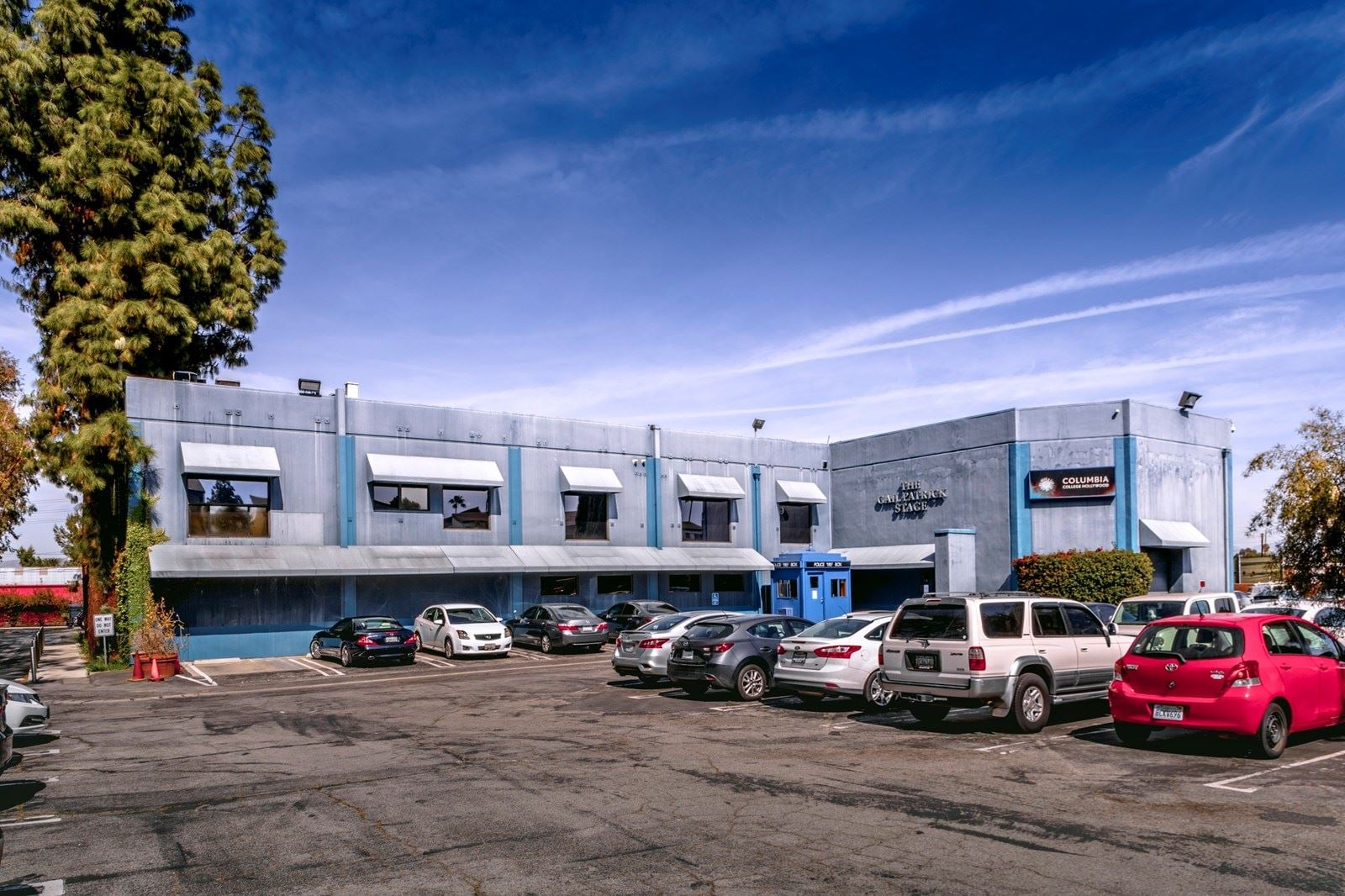 18618_W_Oxnard_St_005