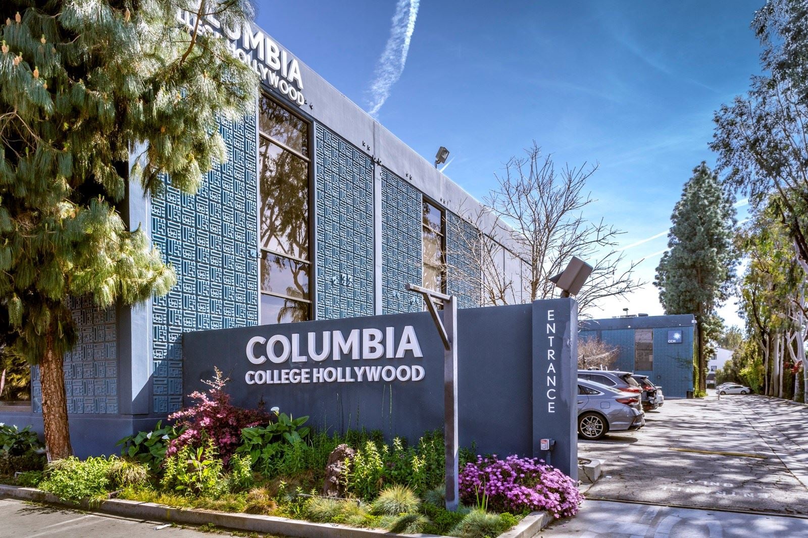 18618_W_Oxnard_St_021