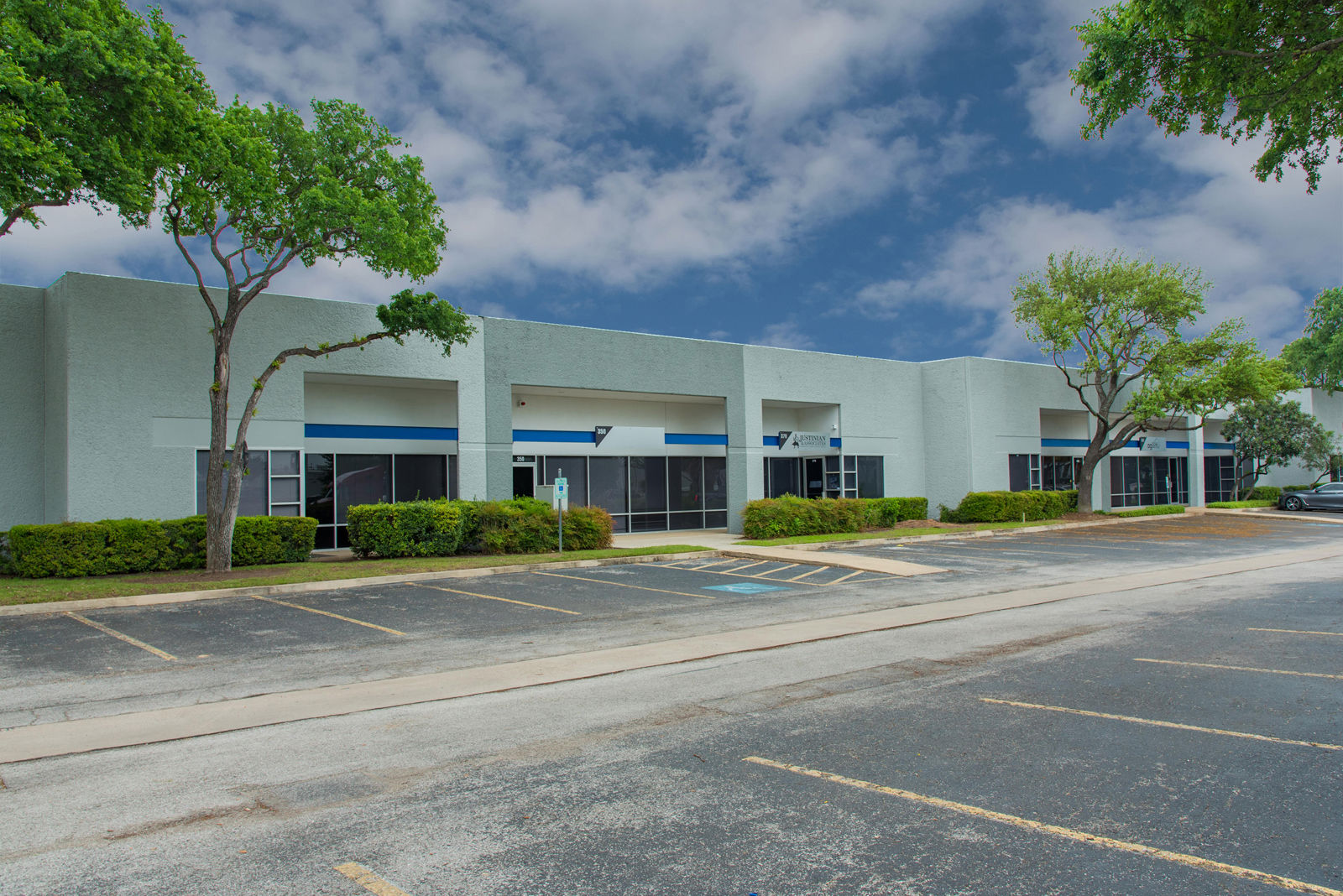 Commerce Center 7042 Alamo Downs Parkway - Image 2