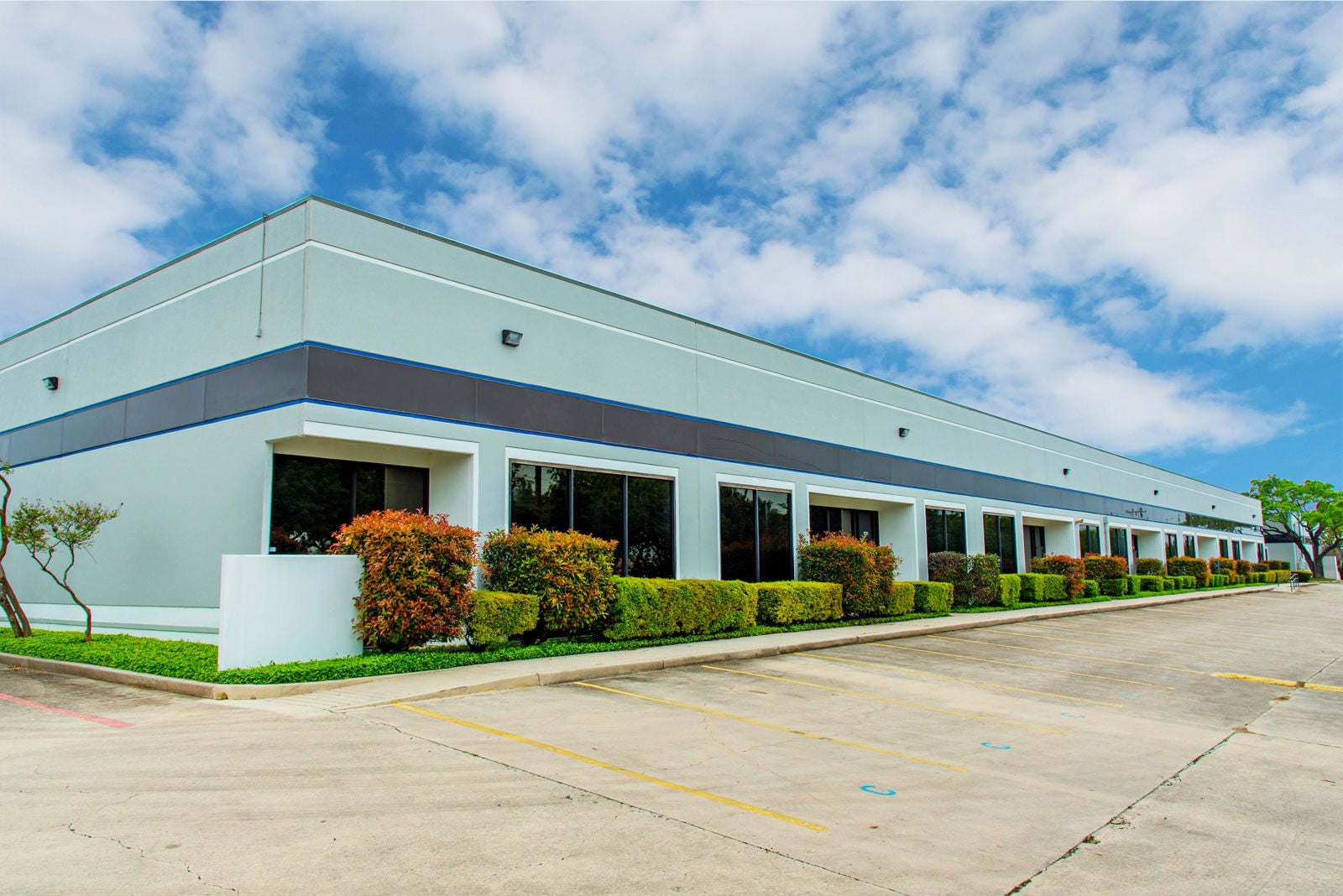 Grandstand Service Center 1700 Grandstand Drive - Image 1