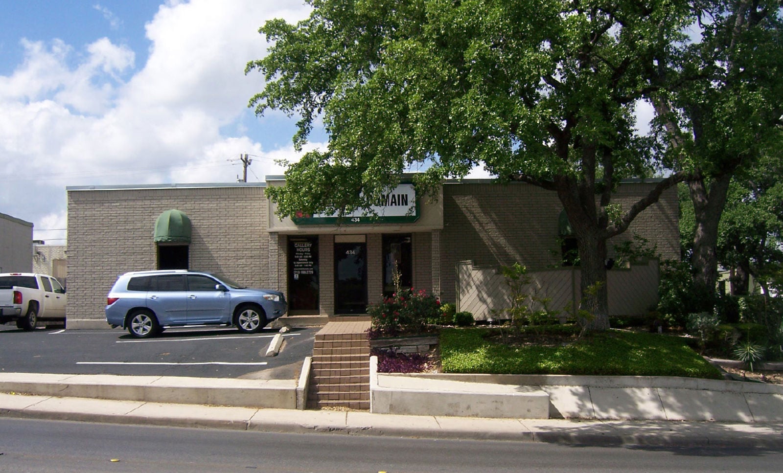 1322x799 434 West Nakoma