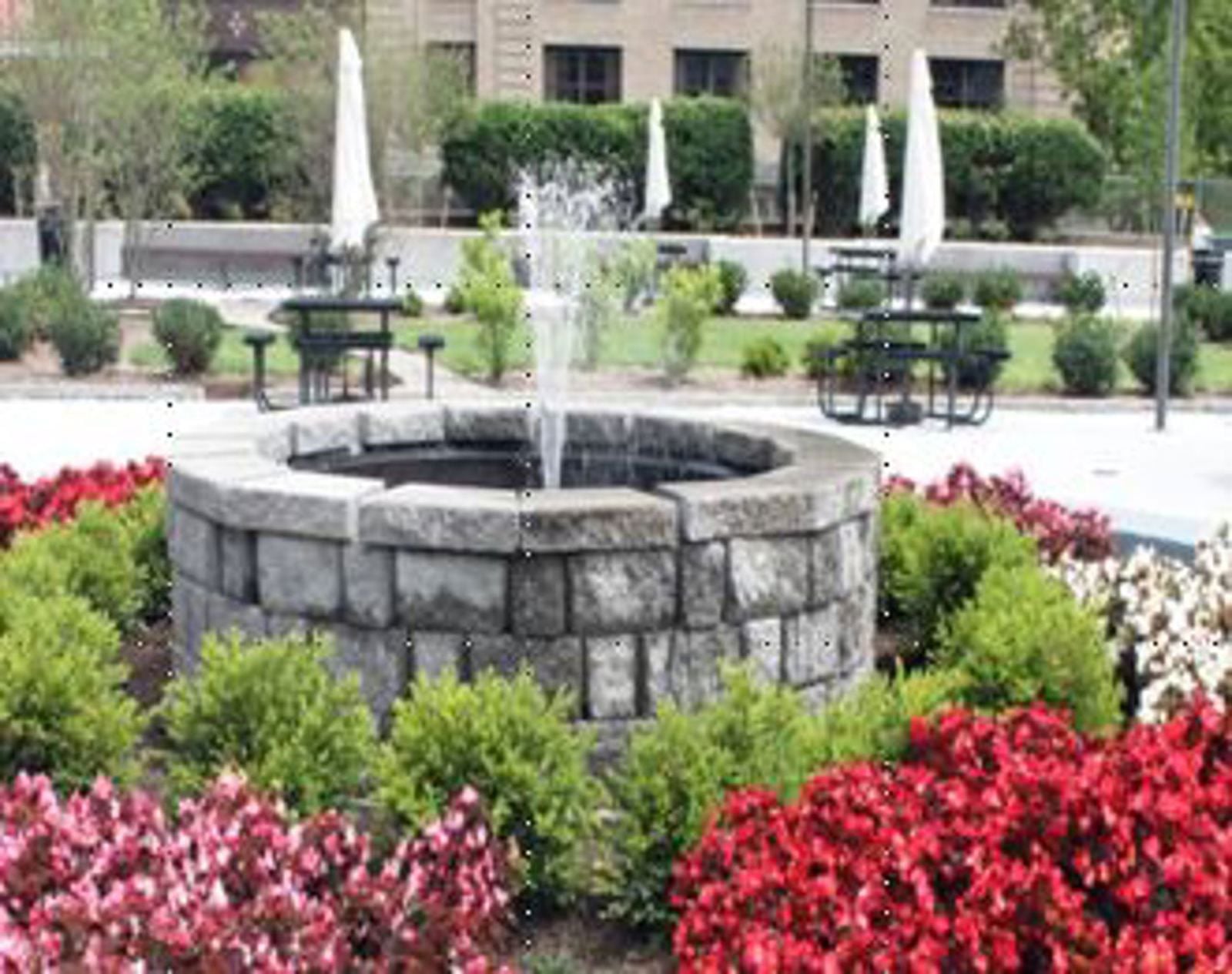 Chase Plaza Fountain.JPG
