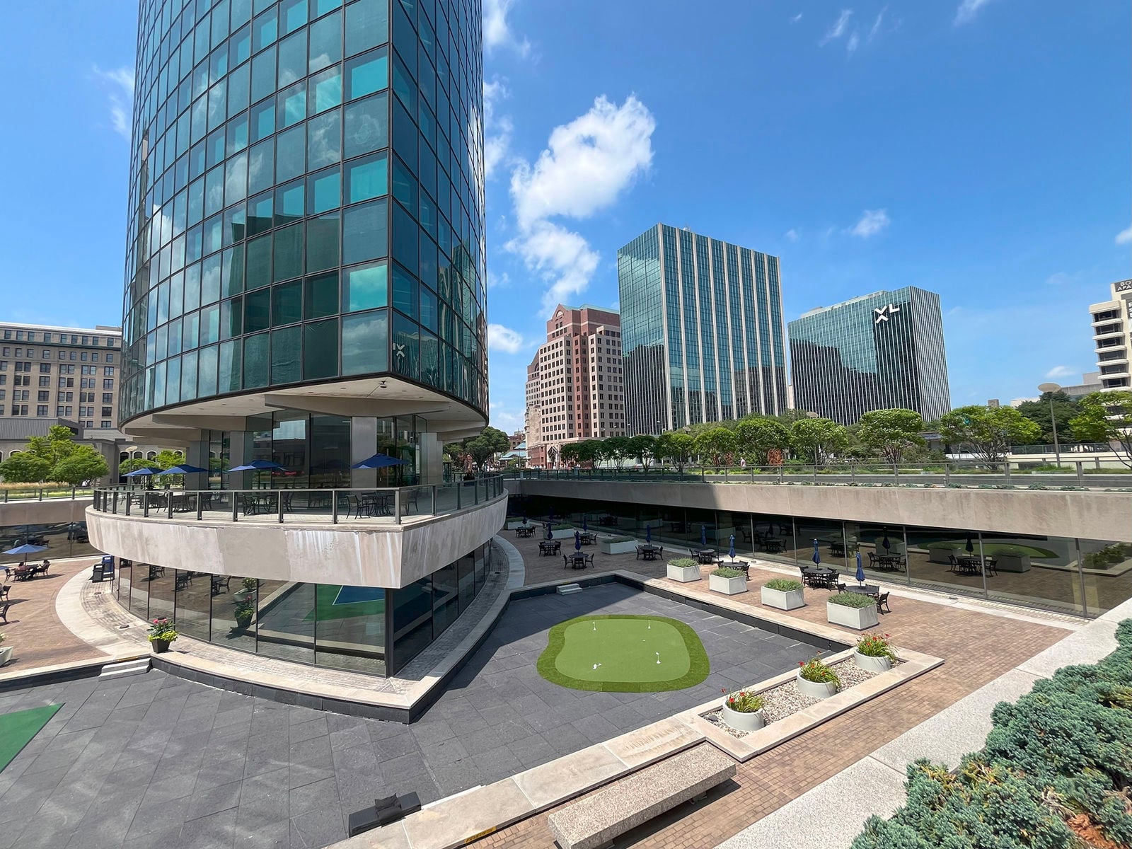 1 American Row - Image 10