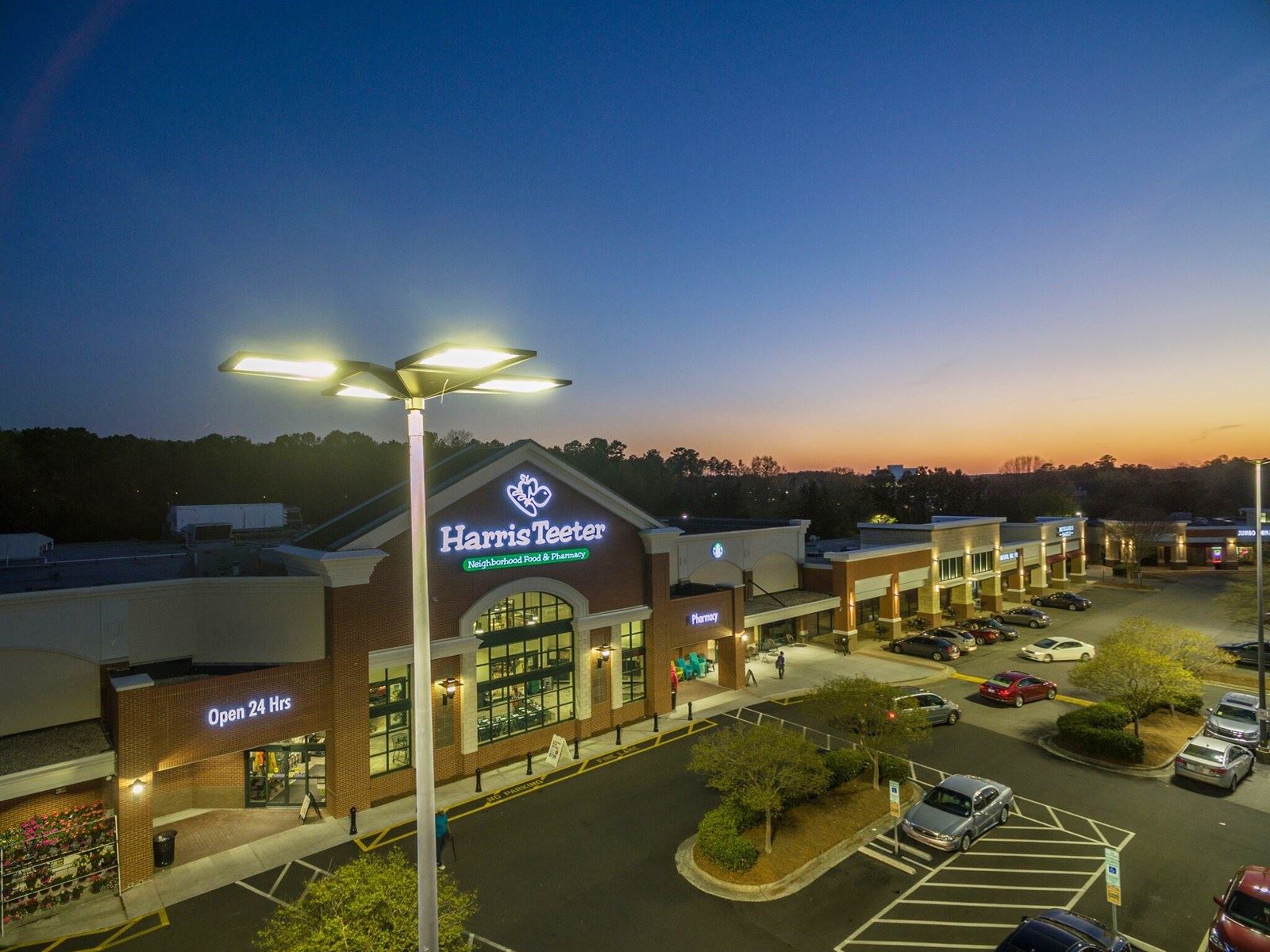 Commons night photo_rev