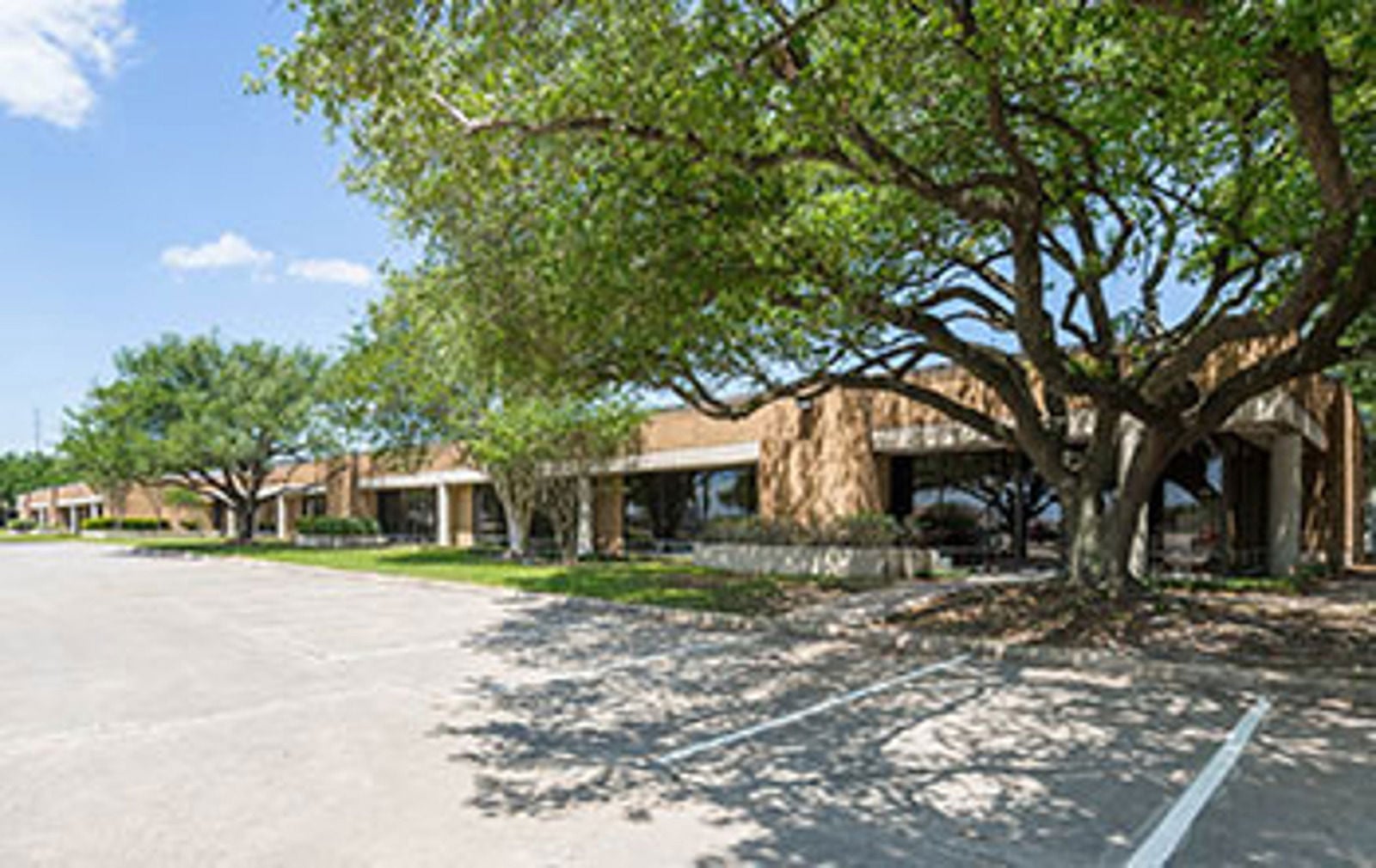 TREP-property-photo-Plaza-2017-04_3 Resized 350P wide