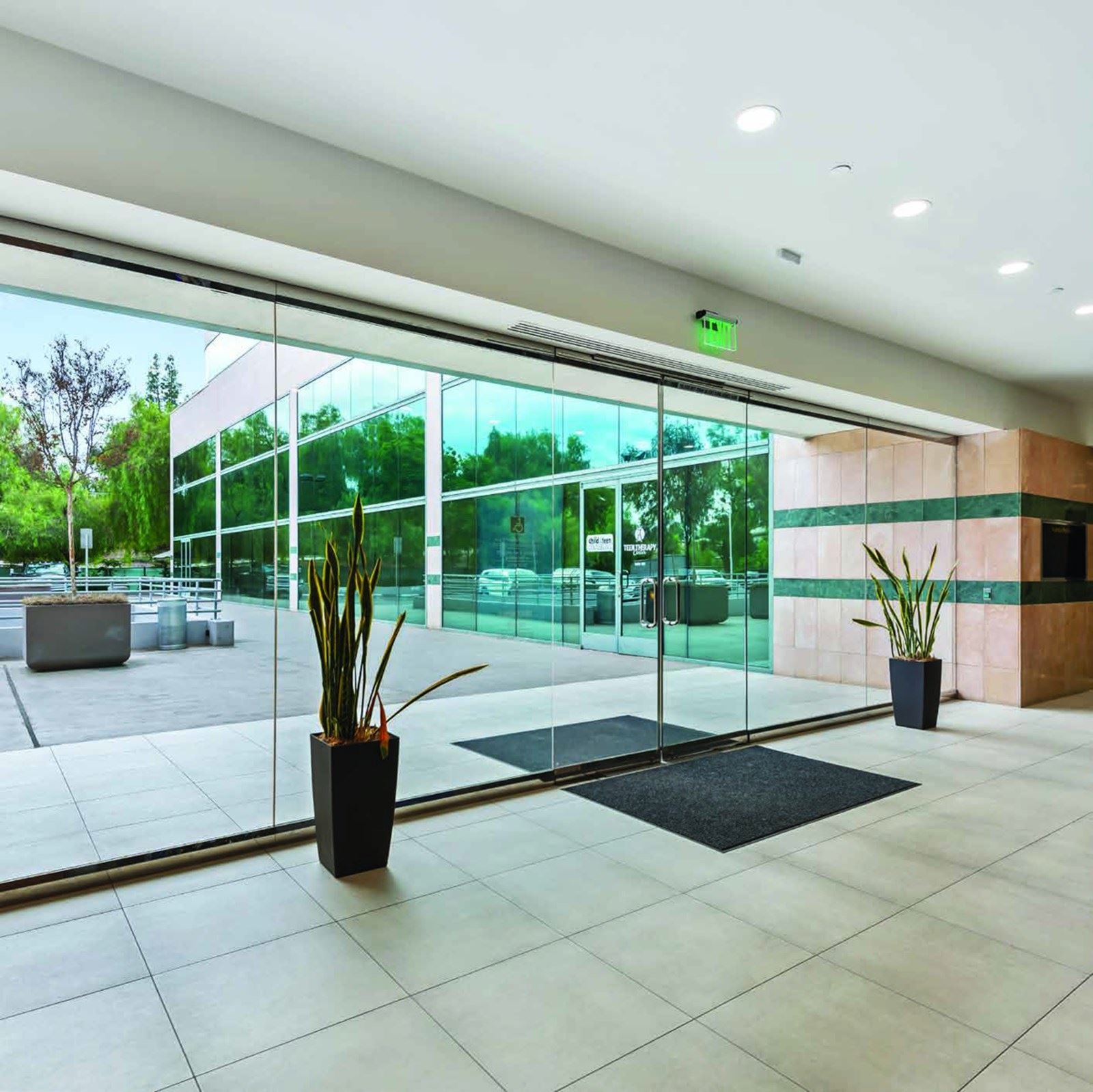 5550 Topanga Canyon_1