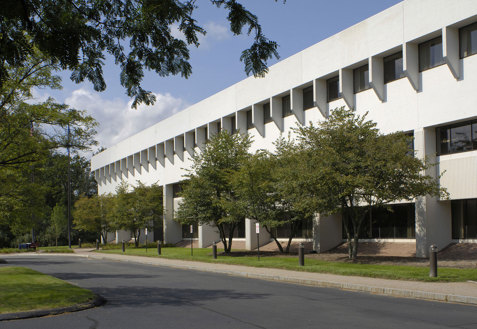 30 Batterson Park Rd - Exterior