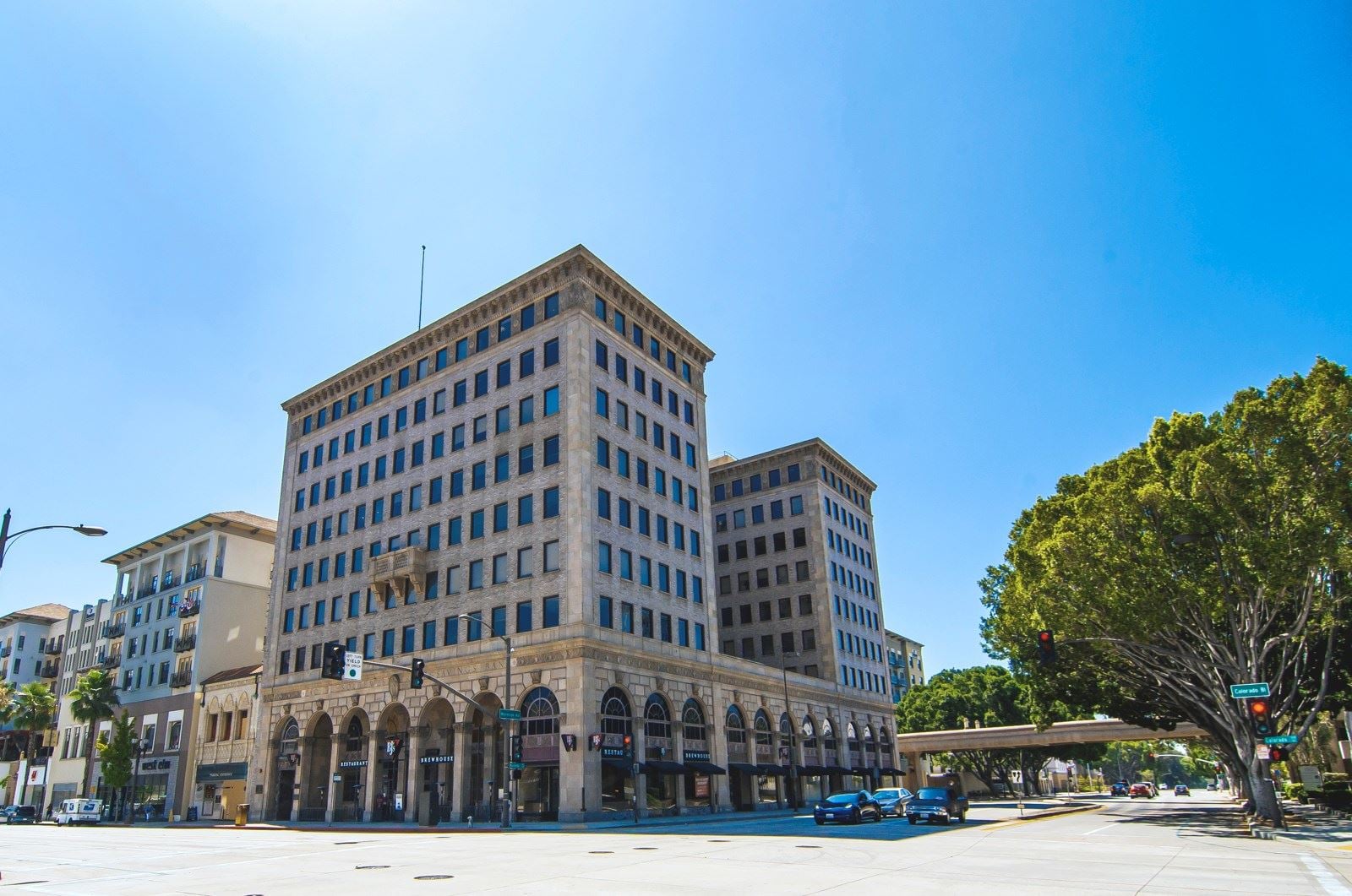 234 E. Colorado Blvd 000