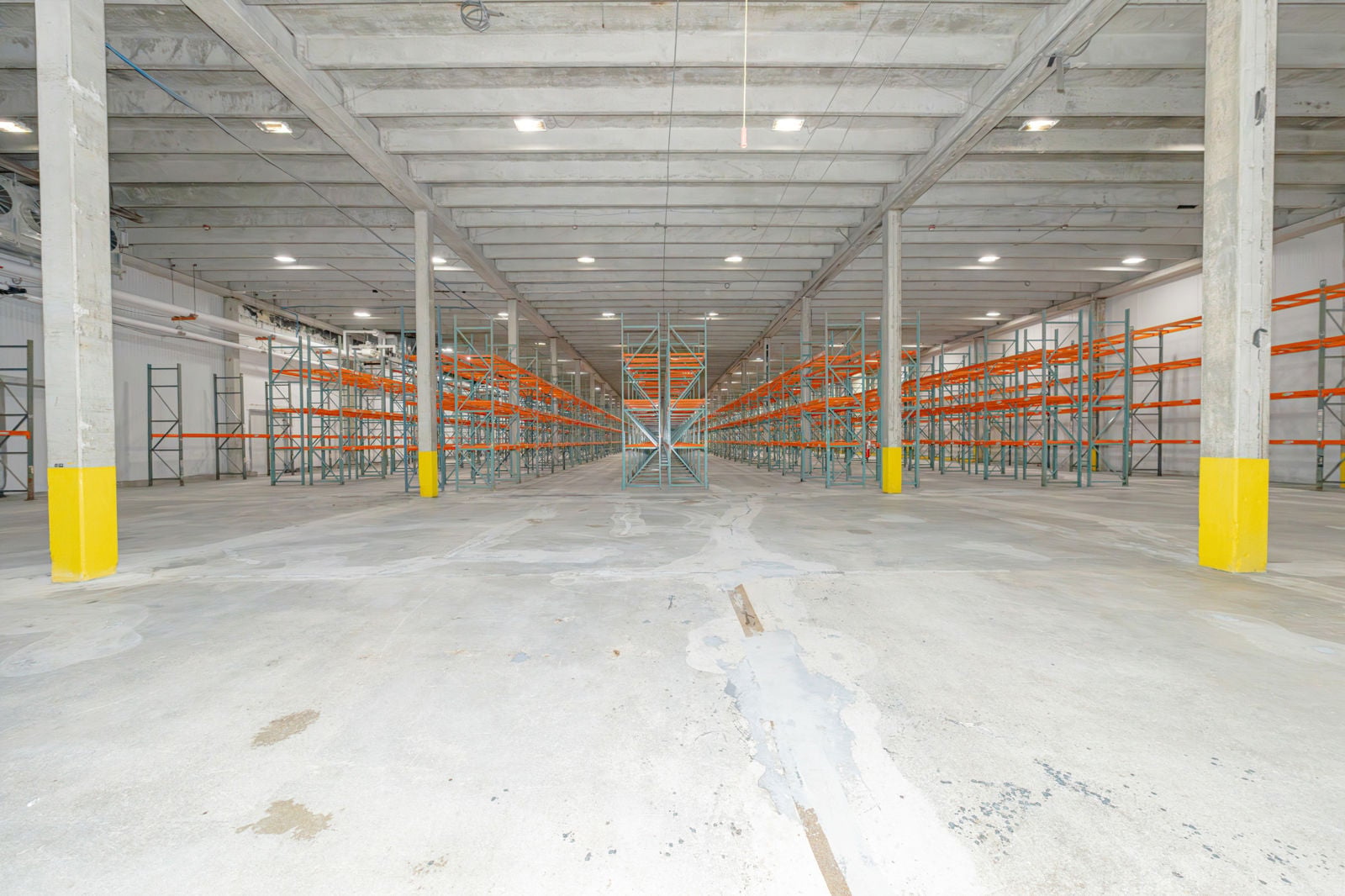 Interior_B2_18770NE6Ave_39