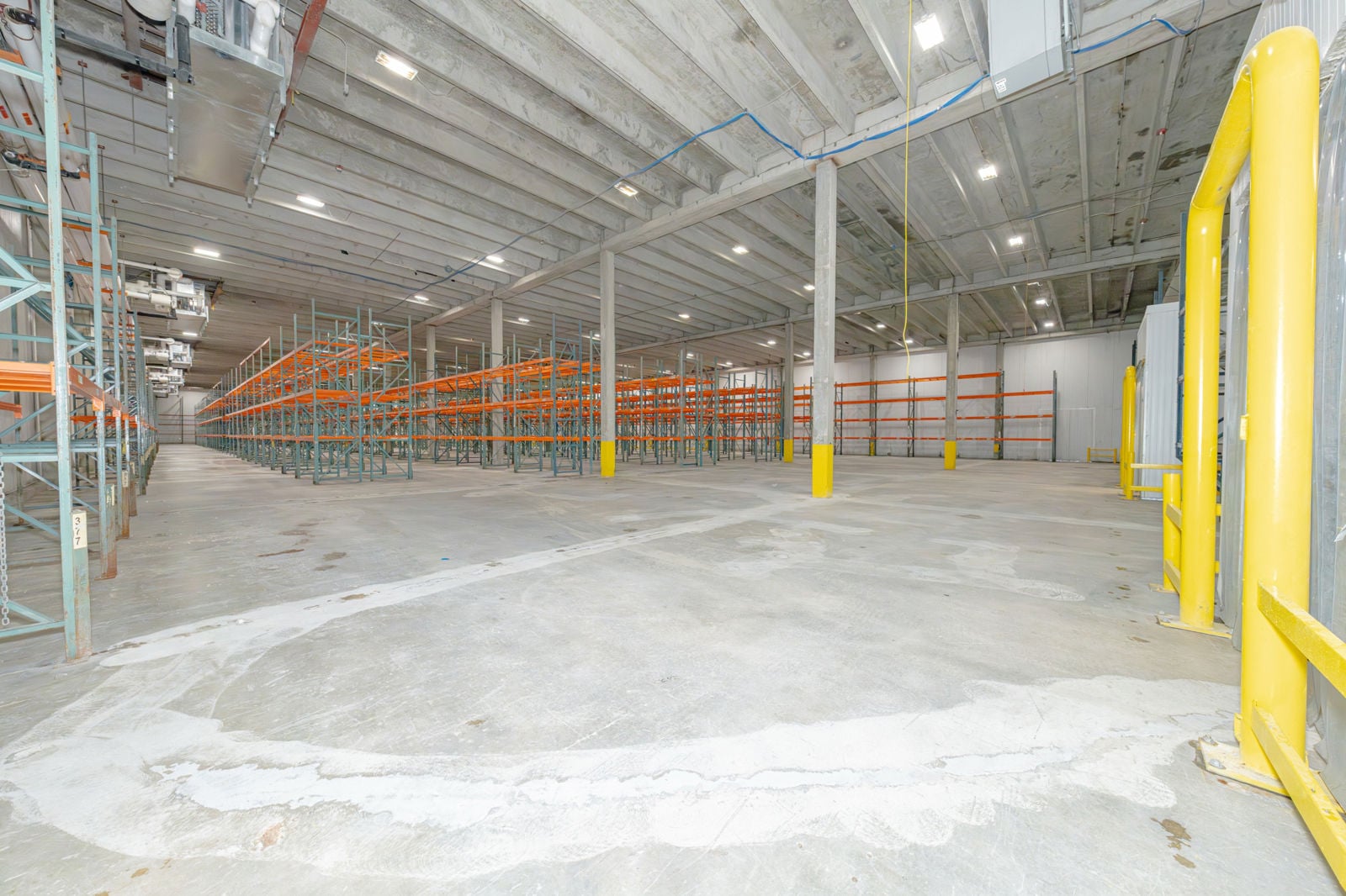 Interior_B2_18770NE6Ave_38