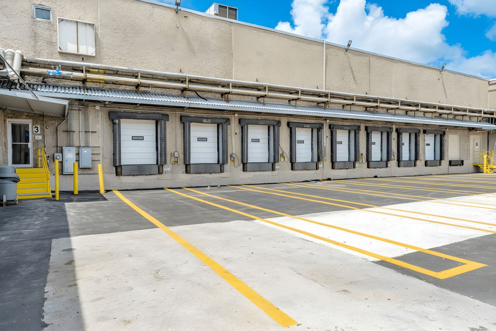 Exterior_18770NE6Ave_Mia26_5