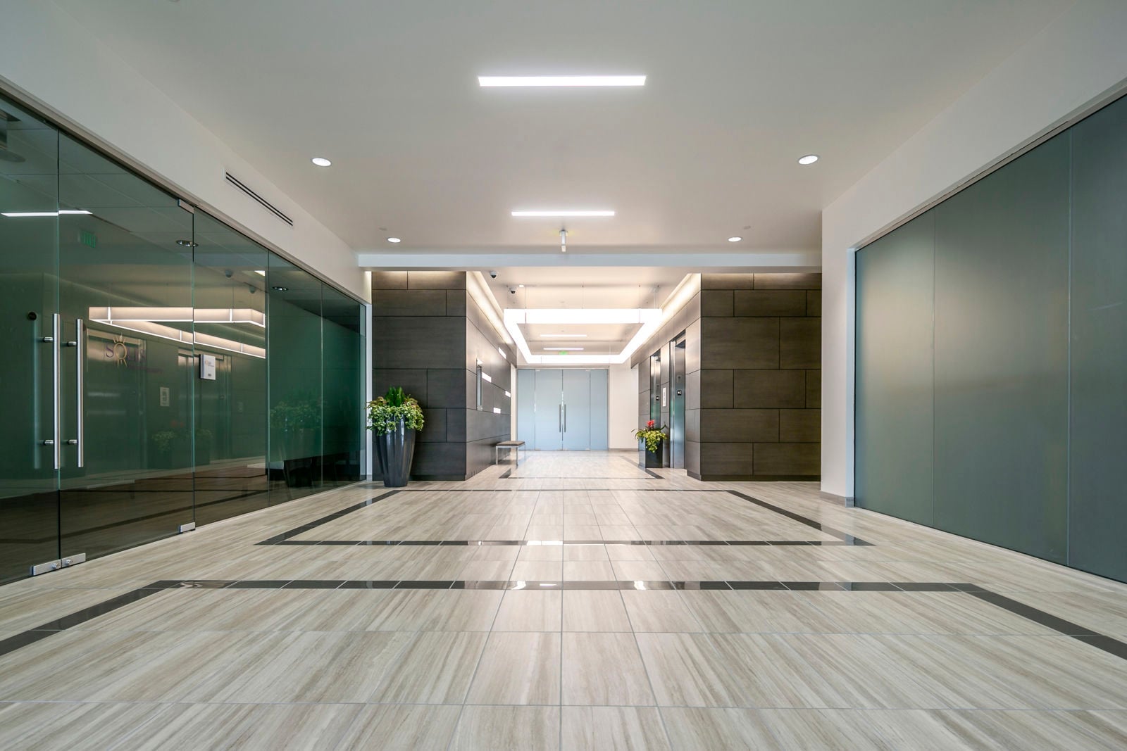 Hedwig Place-Lobby_Mabry Campbell_2020