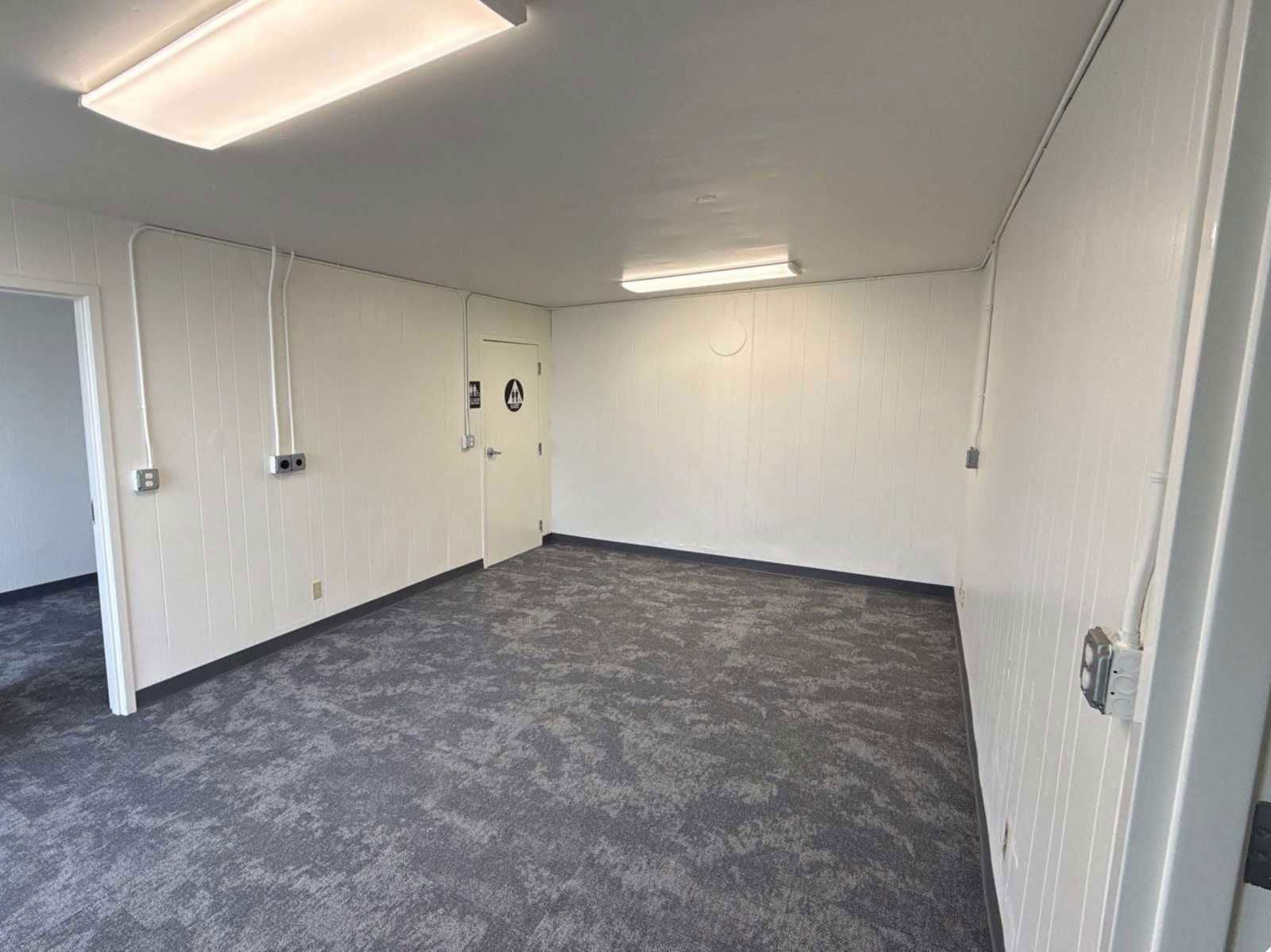 250 South Maple Ave, Suite E - interior