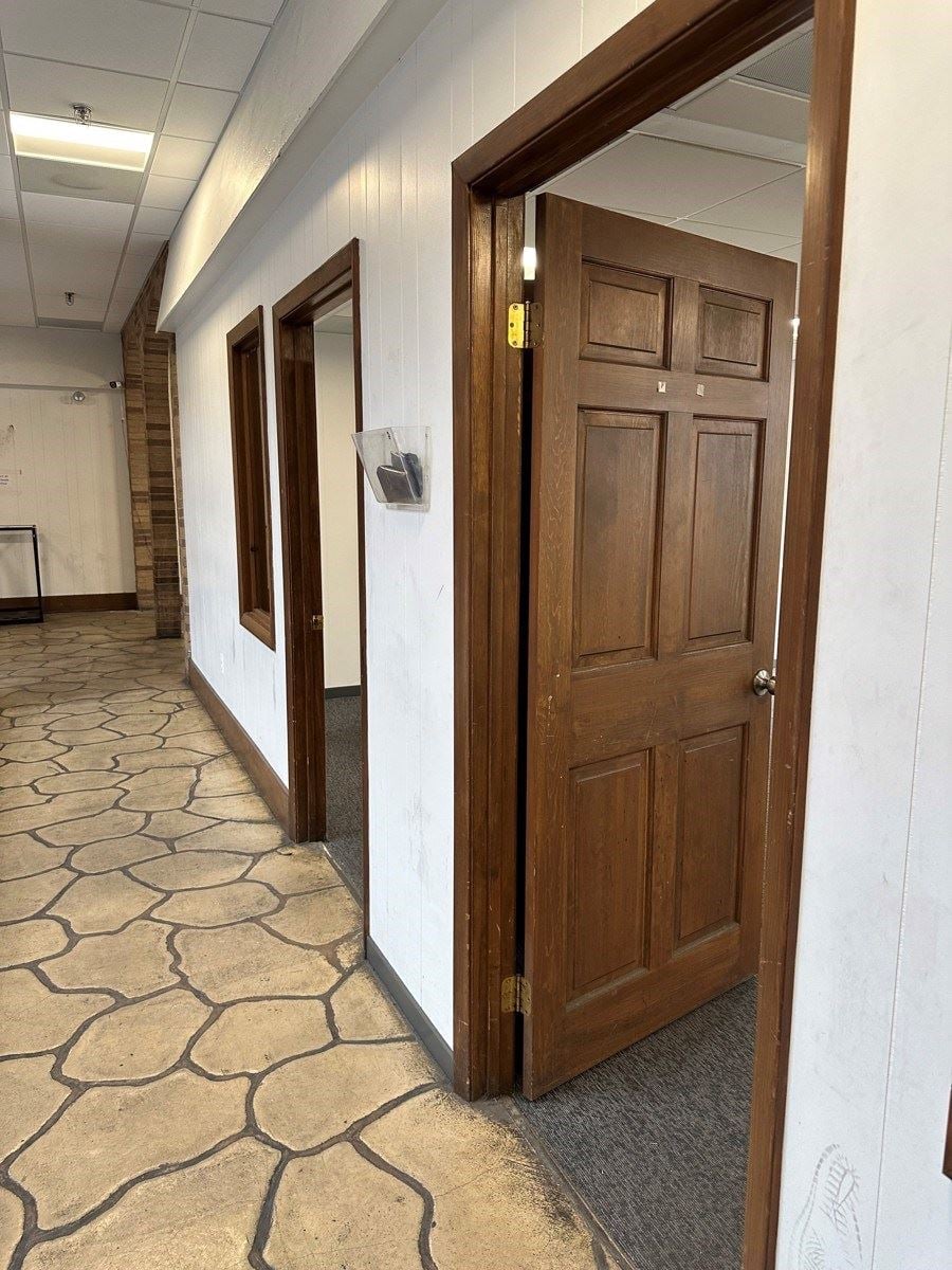 2189 Westover Rd_inside pic 2