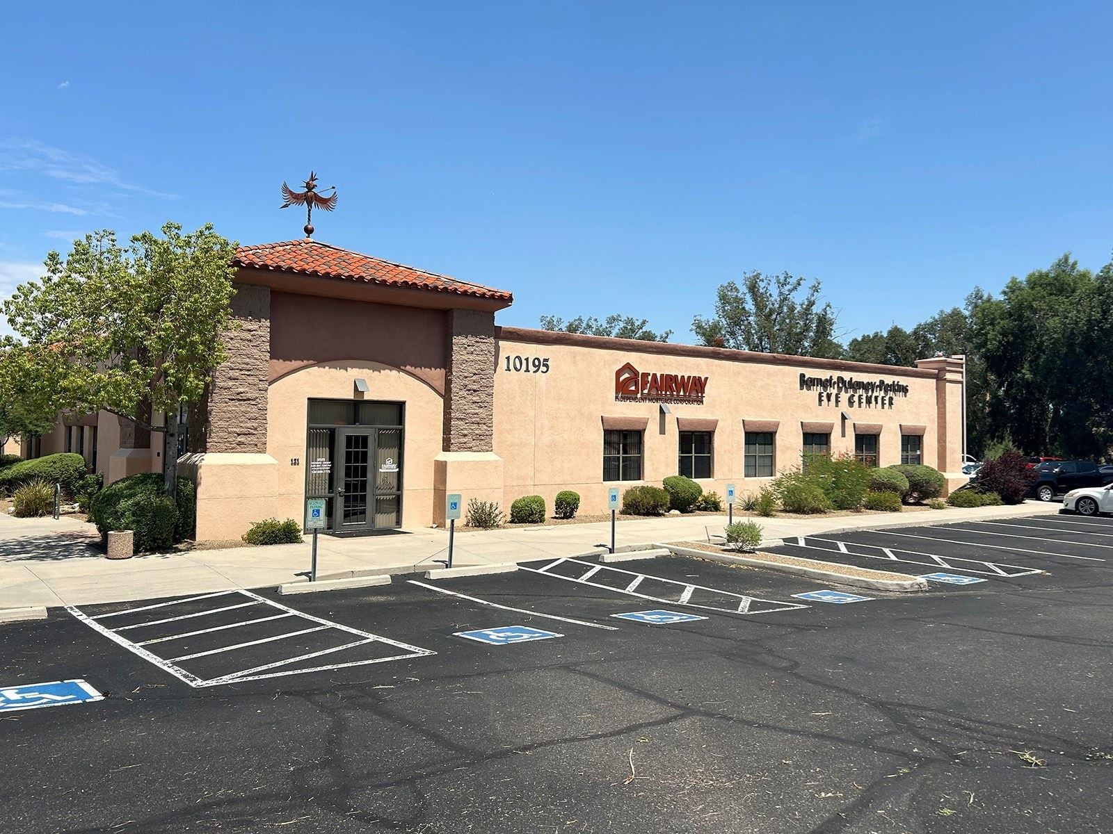 10195 N Oracle Rd - Cover