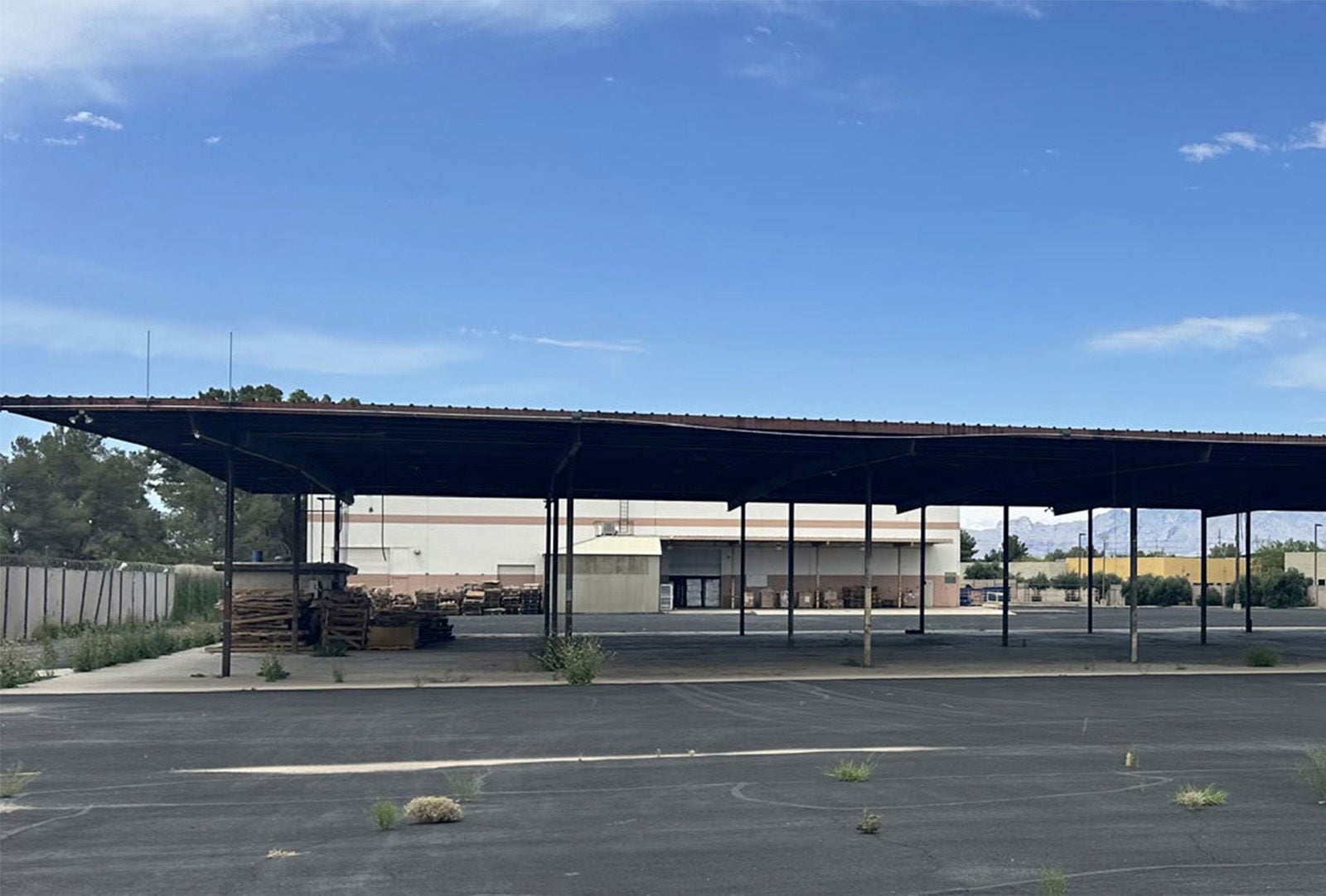 6701 S Midvale - Canopy