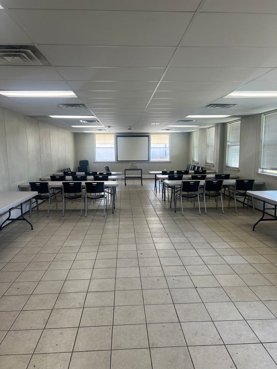 21,000 SF OF WAREHOUSE/OFFICE SPACE AVAILABLE 29000 Lakeland Boulevard - Image 5